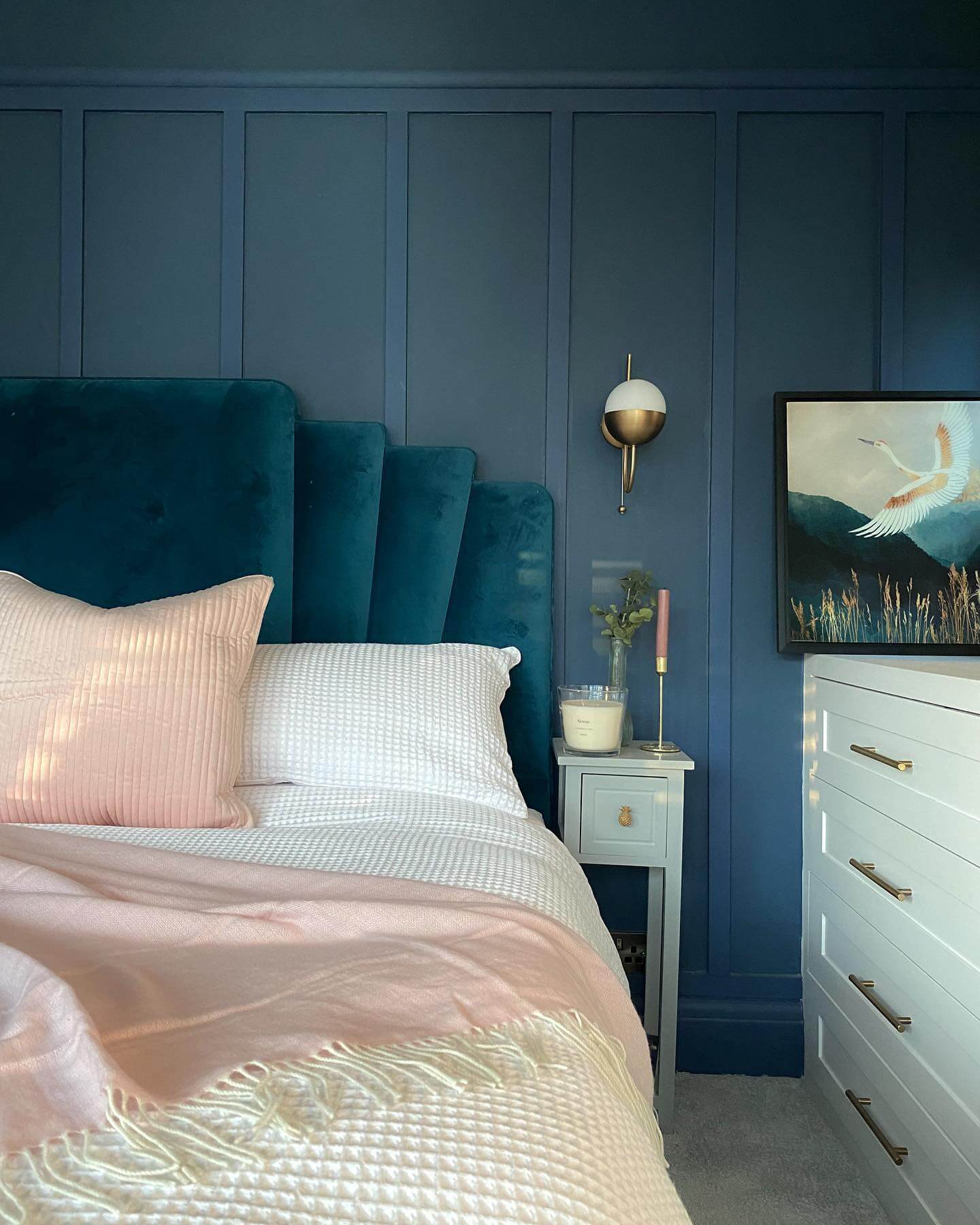 Transform Your Space: Inspiring Dark Blue Bedroom Ideas to Elevate Your Sanctuary 18