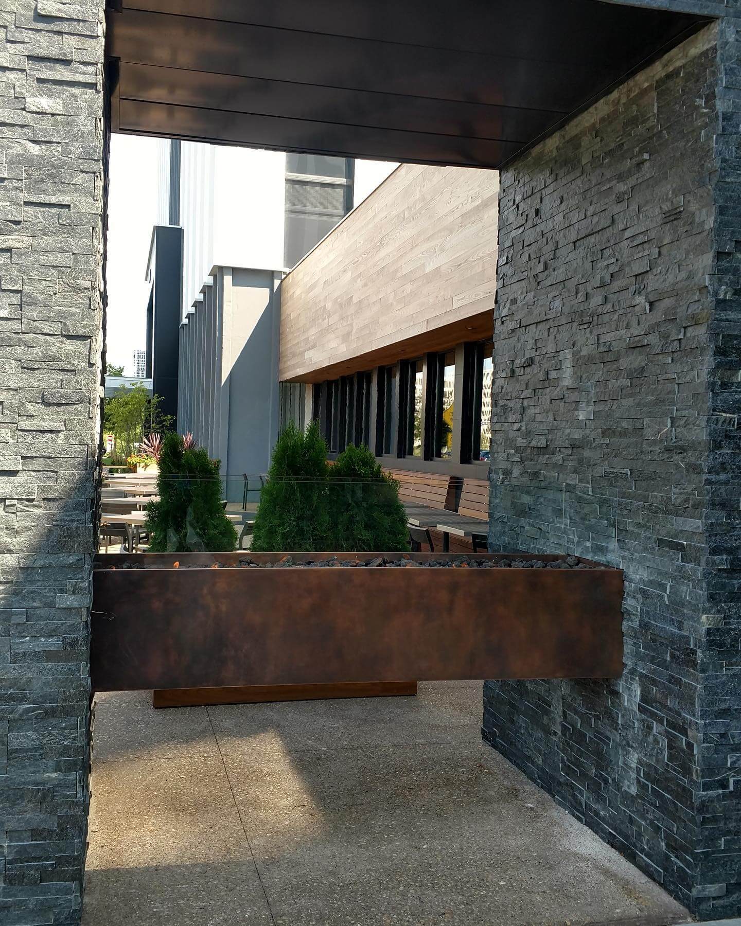 Backyard Fire Pit Ideas to Transform Your Outdoor Space 18