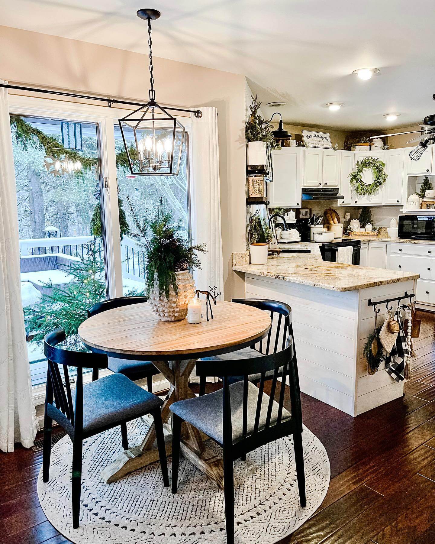 Cozy Up Your Home: 10 Captivating Farmhouse Winter Decor Ideas 18