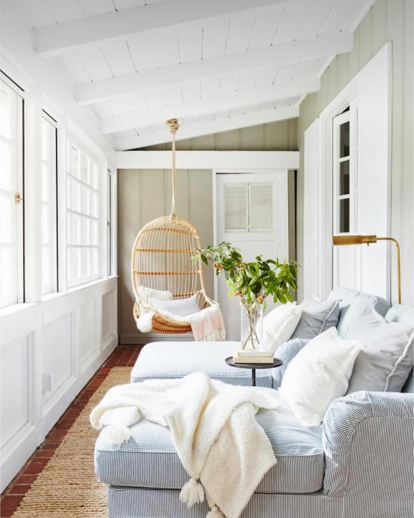 10 Enclosed Porch Ideas to Elevate Your Home’s Charm and Functionality 19