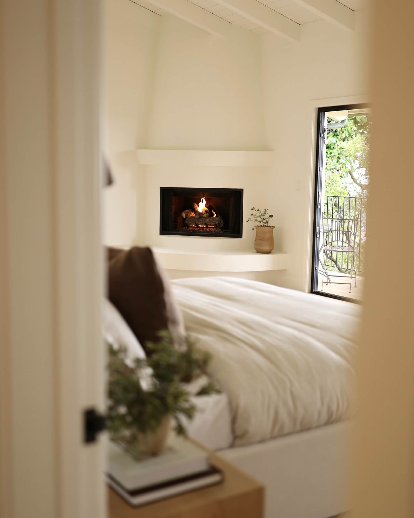 Cozy Up Your Space: Innovative Bedroom Fireplace Ideas to Ignite Your Imagination 19