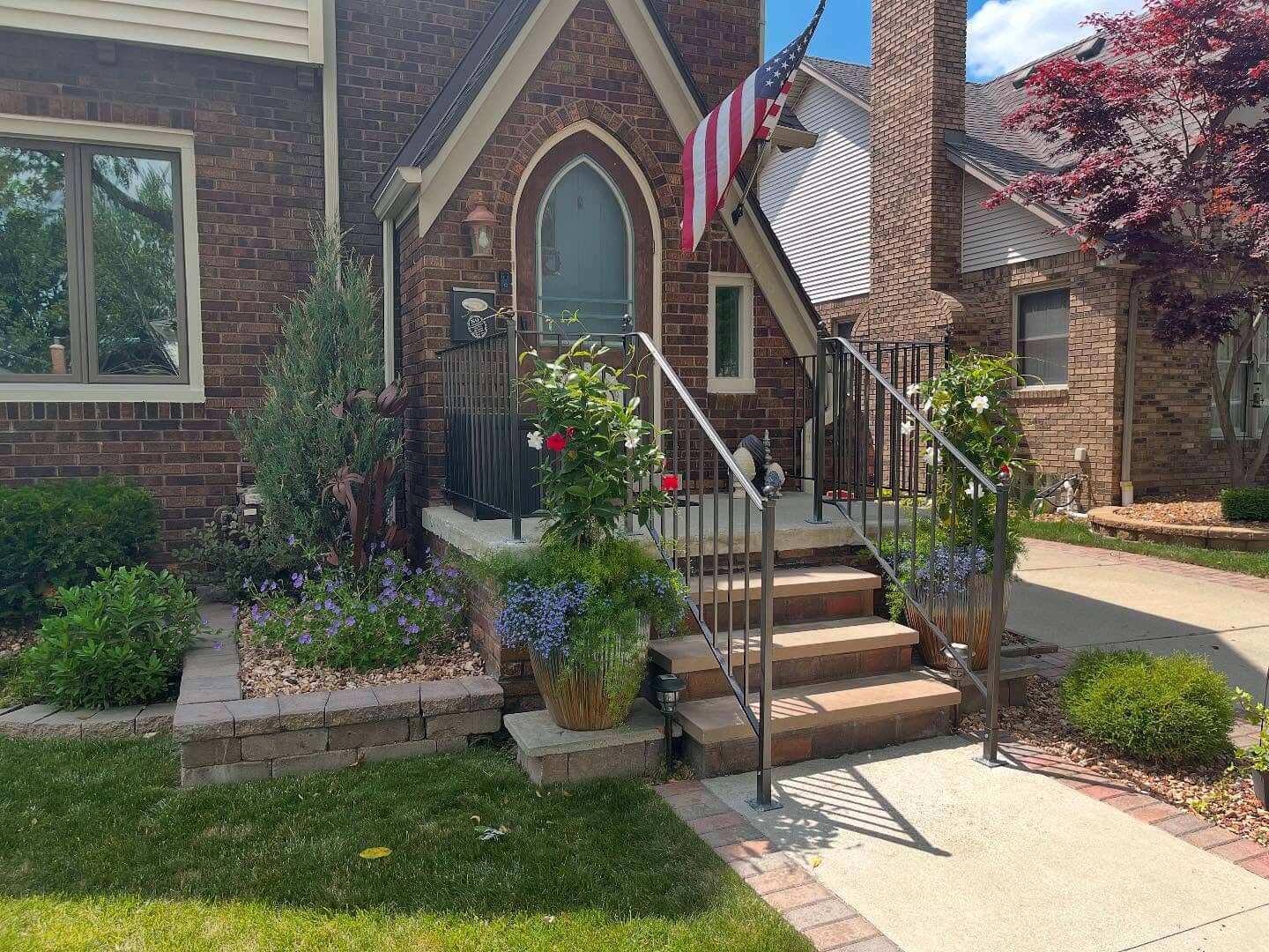 10 Stunning Porch Railing Ideas to Elevate Your Outdoor Space 19