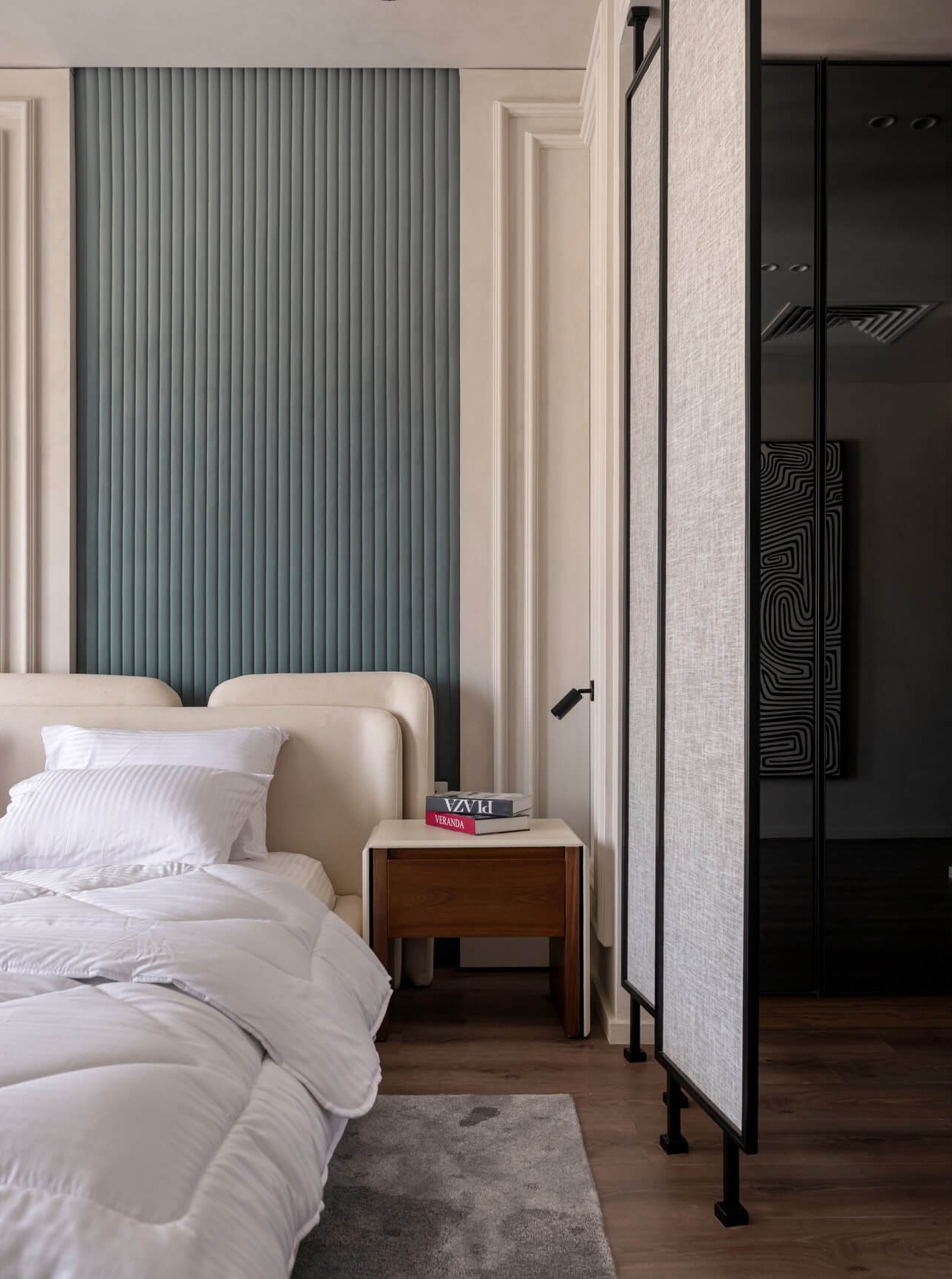 Transform Your Space: Modern Minimalist Bedroom Ideas to Inspire You 19