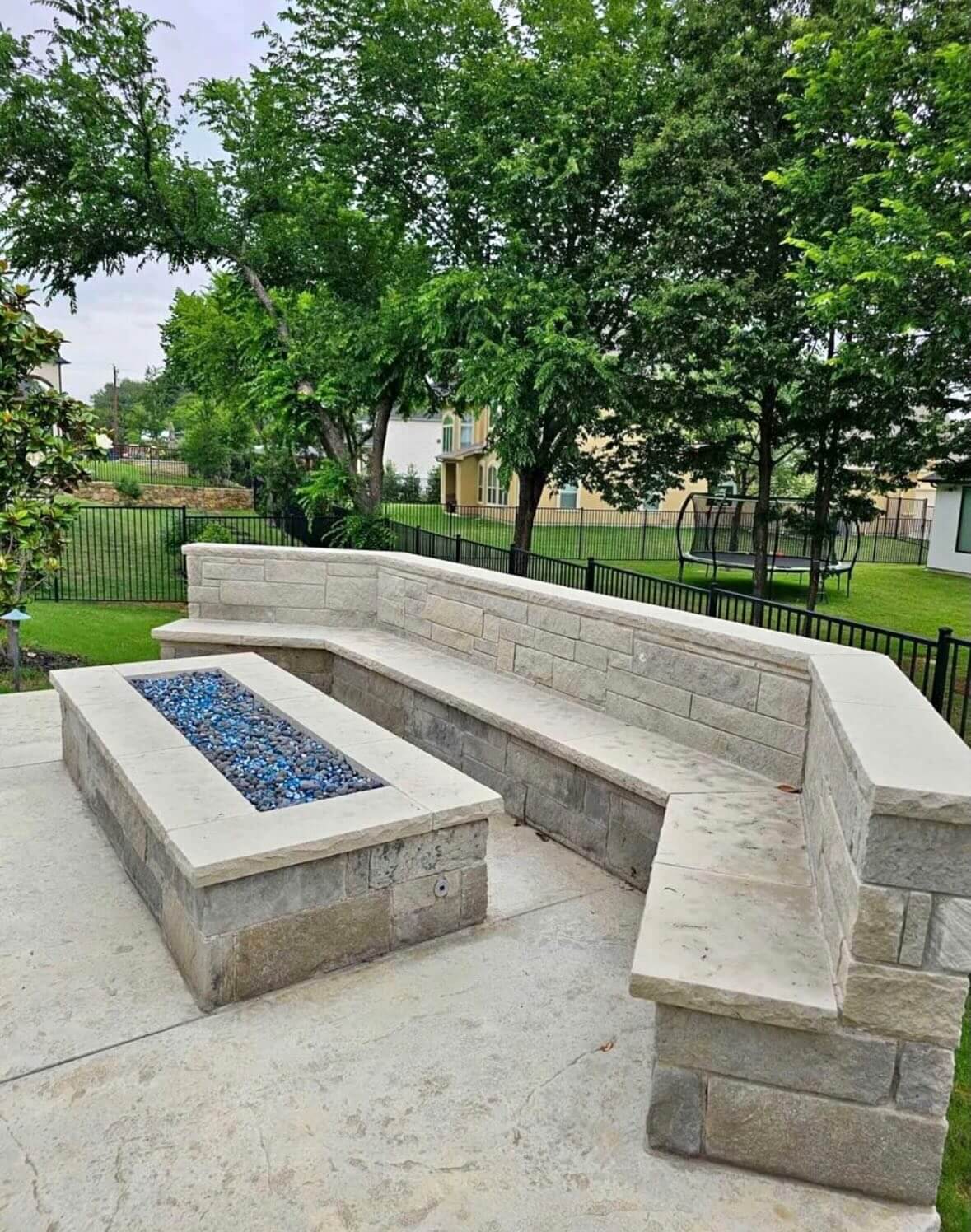 Stunning Stone Fire Pit Ideas for a Cozy Outdoor Retreat 19