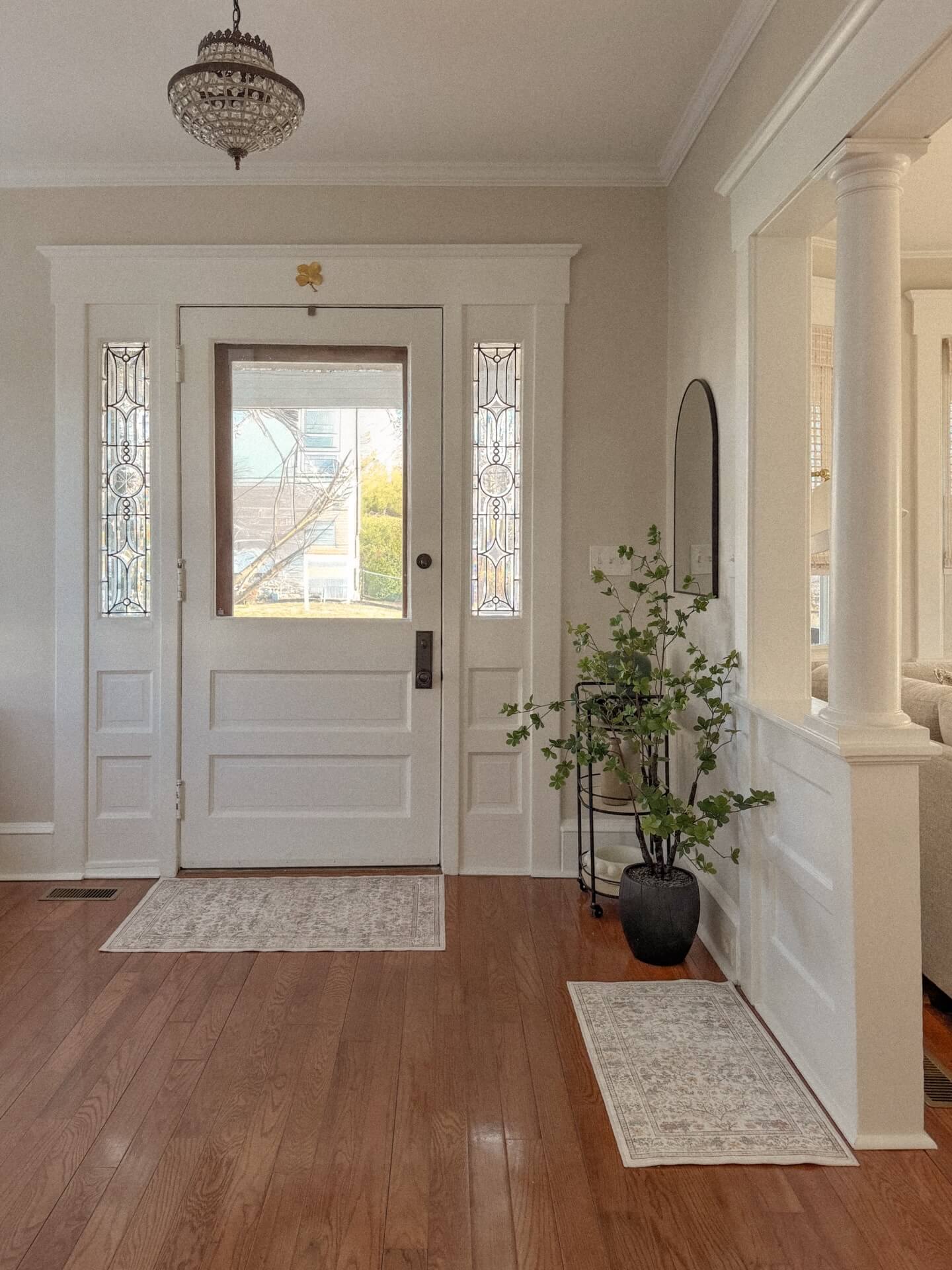 Transform Your Entryway: Inspiring Foyer Decor Ideas to Impress Every Guest 19