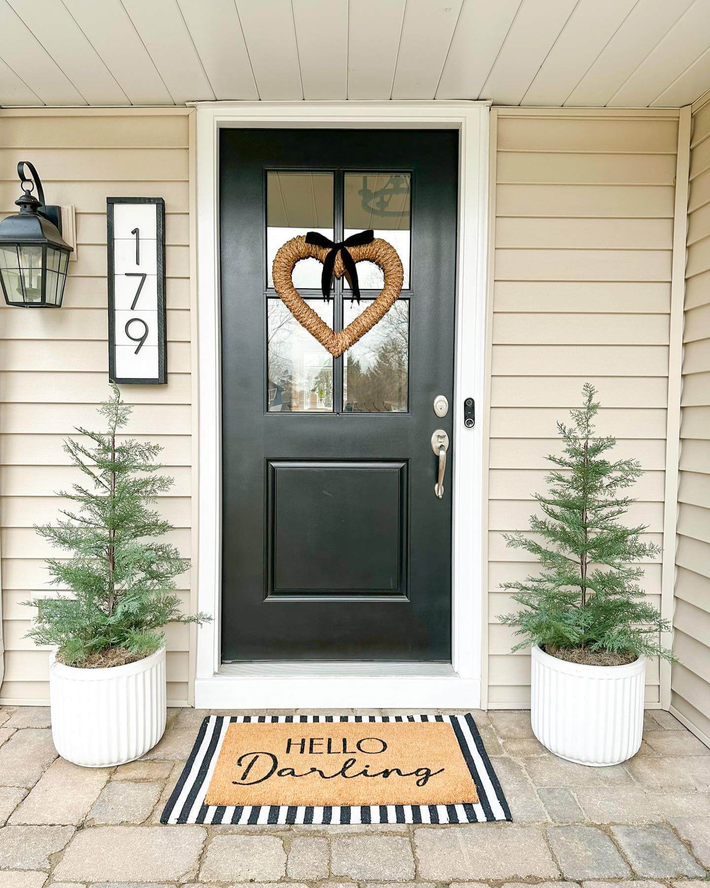 10 Enchanting Front Porch Decor Ideas That Will Transform Your Outdoor Space 19