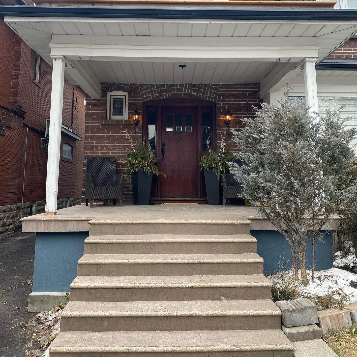 10 Stunning Porch Railing Ideas to Elevate Your Outdoor Space 2