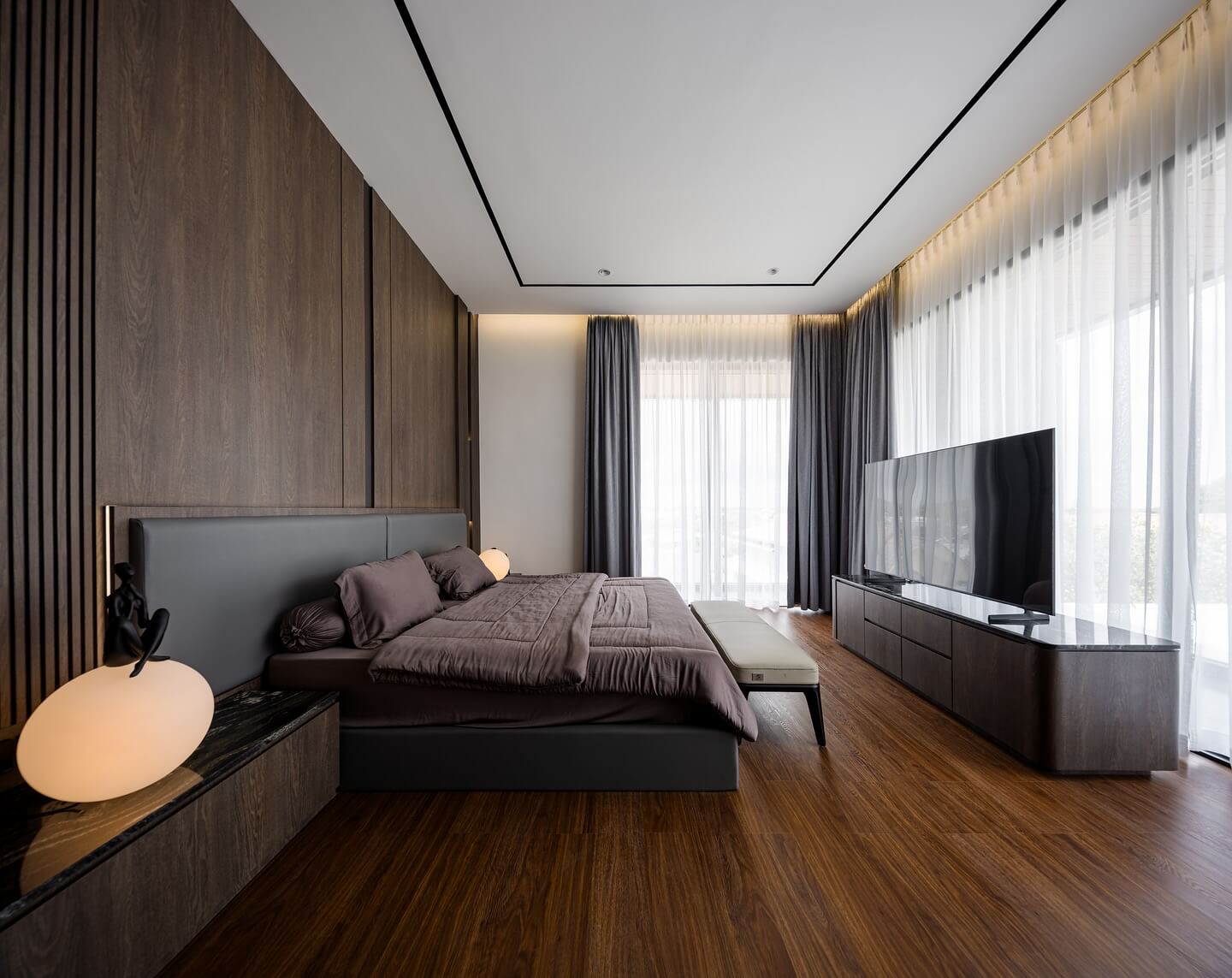 Transform Your Space: Captivating Dark Wood Bedroom Ideas for a Cozy Retreat 2