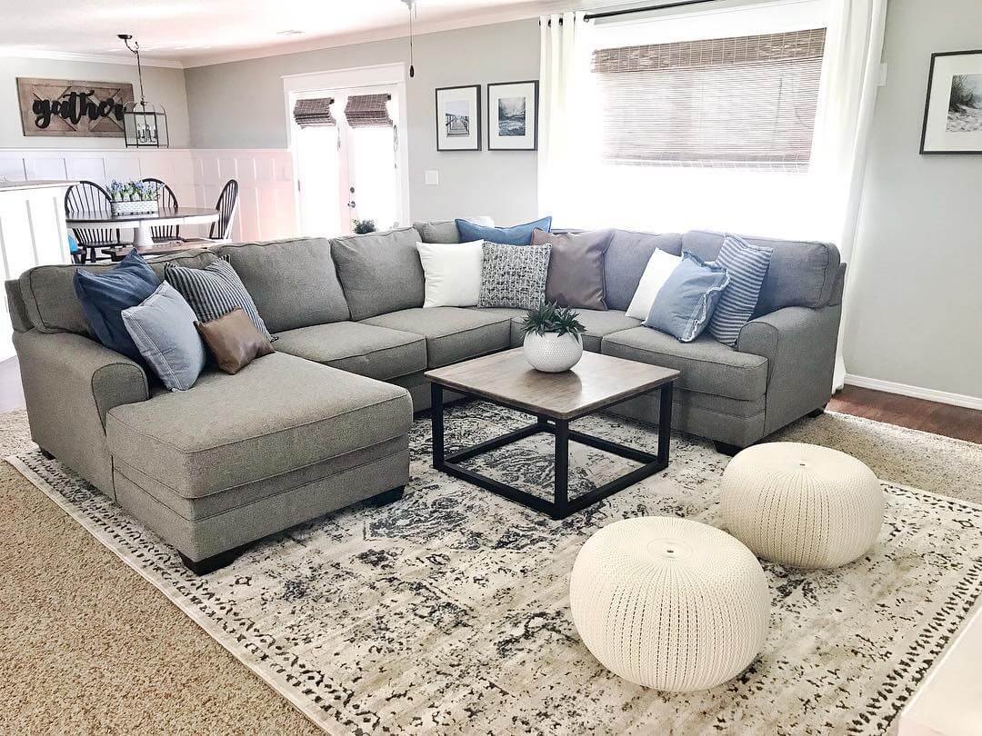 Farmhouse Rug Ideas to Elevate Your Cozy Home Décor 2