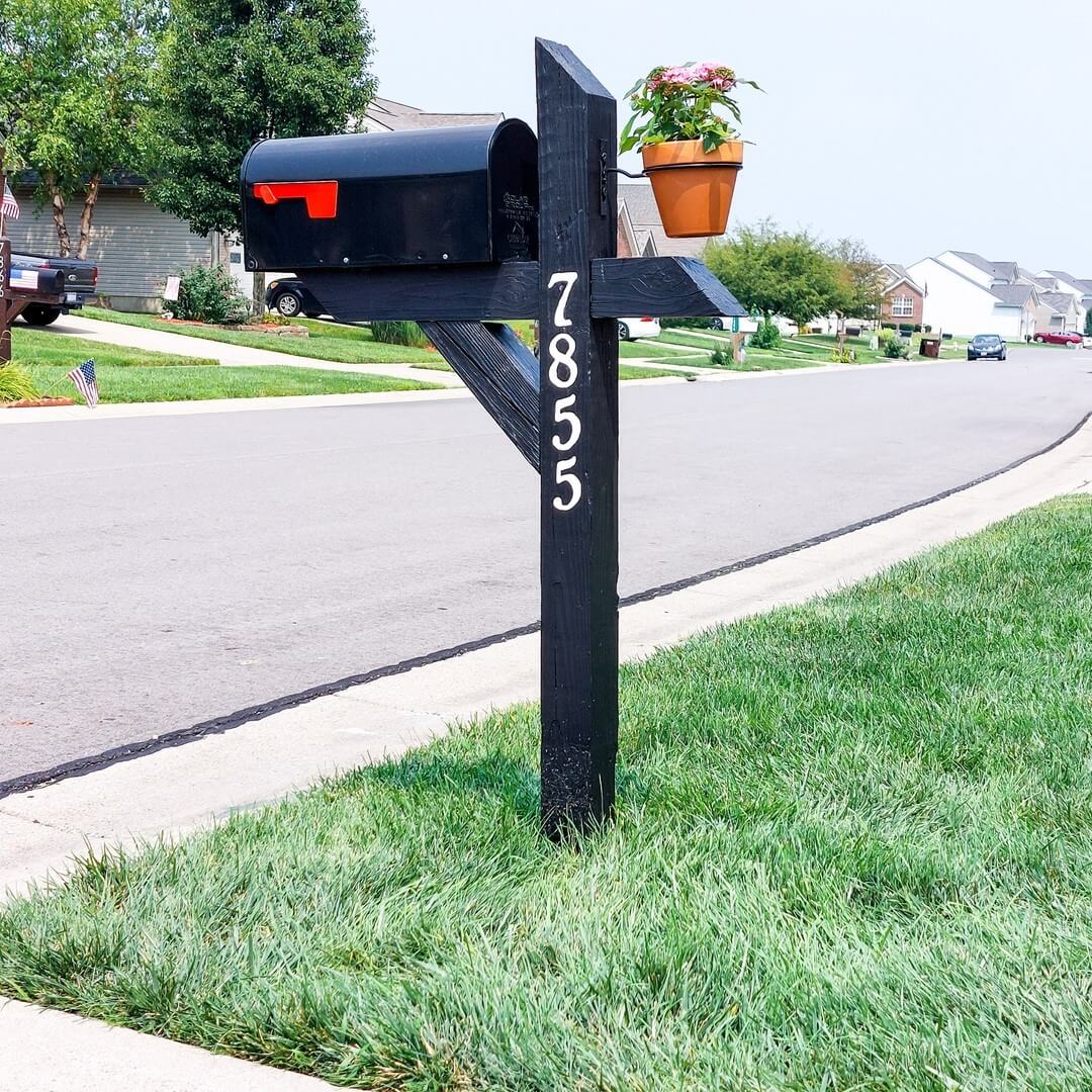 Transform Your Outdoor Space with Stunning Mailbox Flower Bed Ideas 2