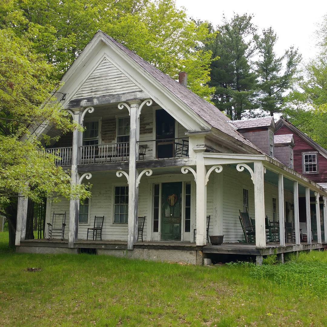 15 Stunning Double Wide Front Porch Ideas to Transform Your Home 2