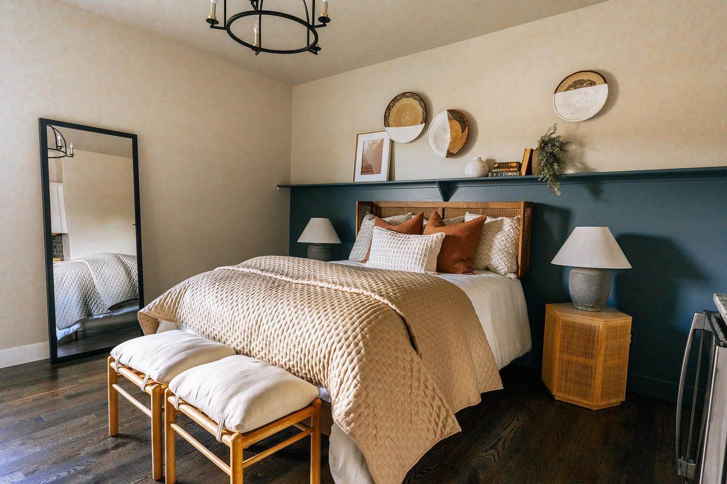 Transform Your Space: Stunning Bedroom Accent Wall Ideas to Inspire Your Next Redesign 2