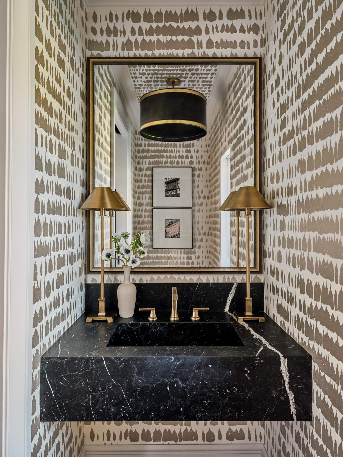 Stunning Powder Room Design Ideas to Transform Your Space 20