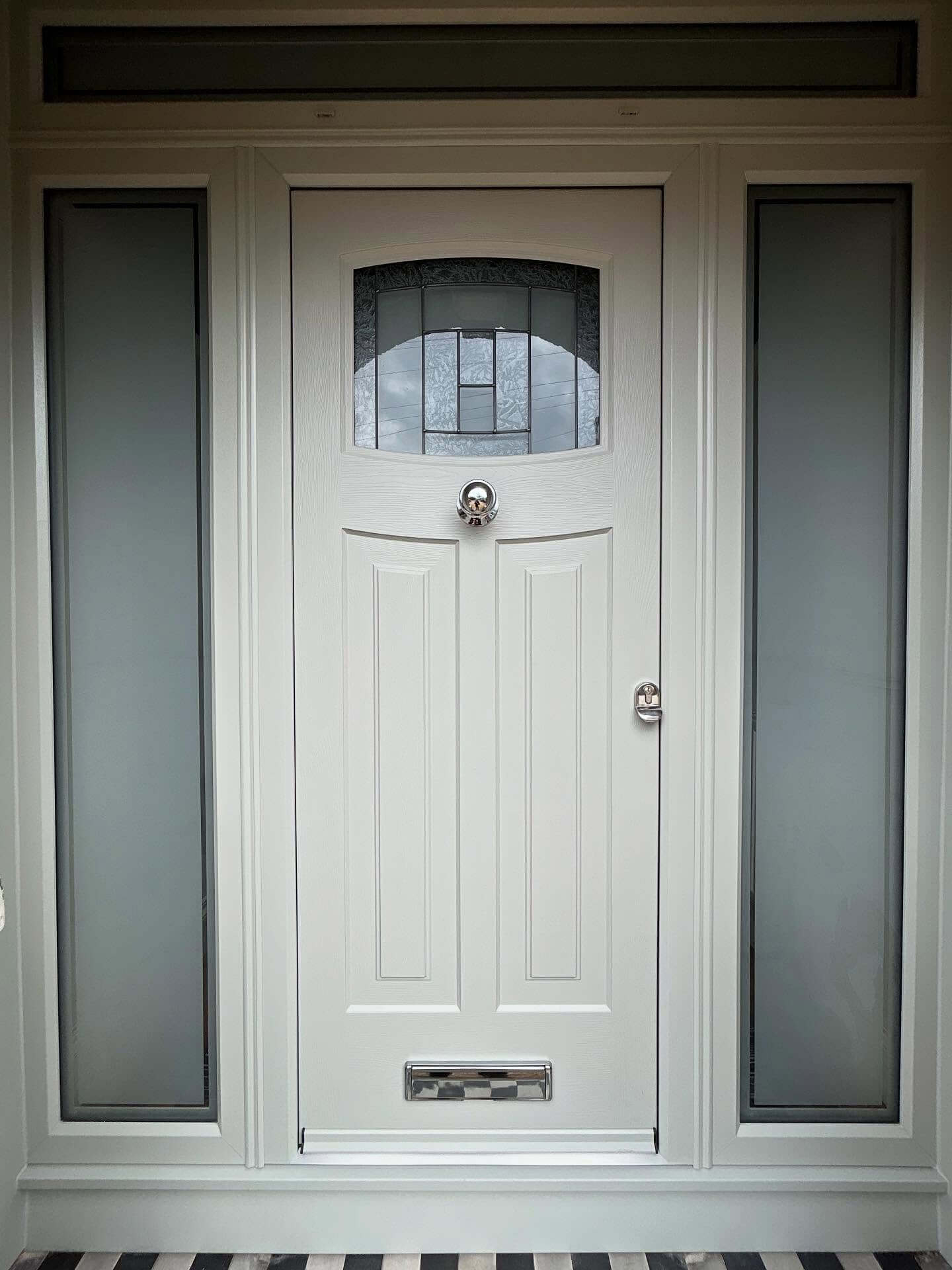 Inviting Front Door Ideas to Boost Your Home's Curb Appeal 20