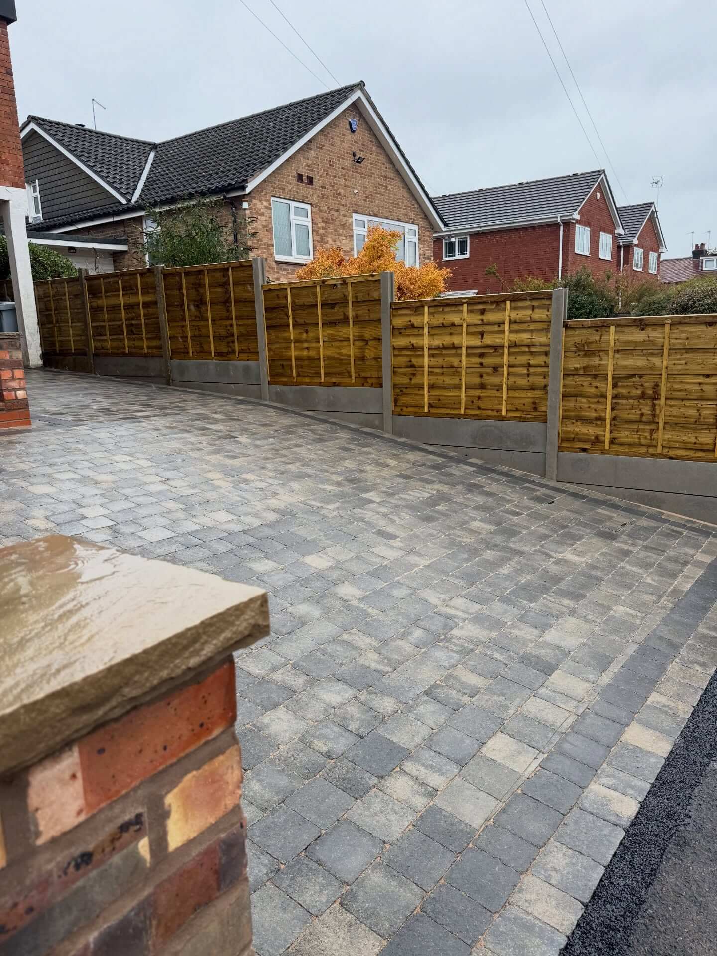 Transform Your Curb Appeal: Inexpensive Driveway Edging Ideas That Make a Big Impact 20