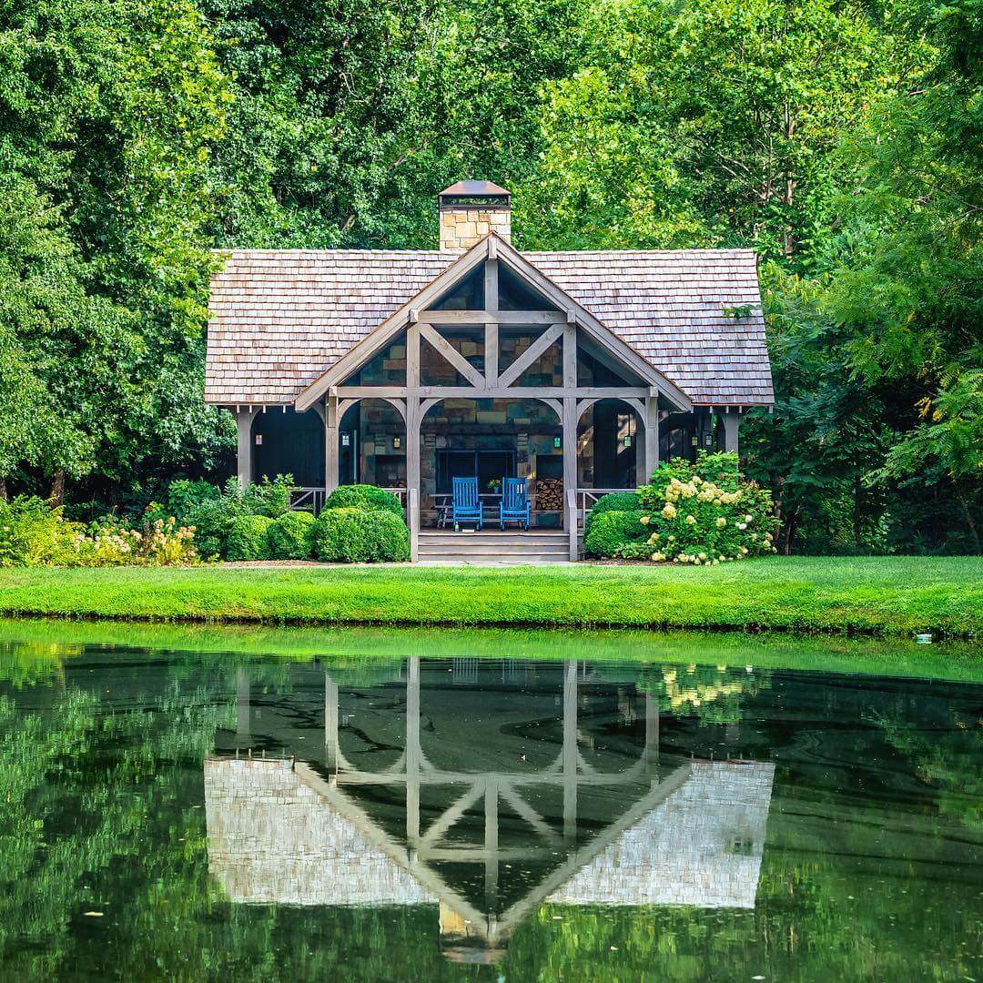 Charming Small Cabin Exterior Ideas to Inspire Your Next Rustic Retreat 20