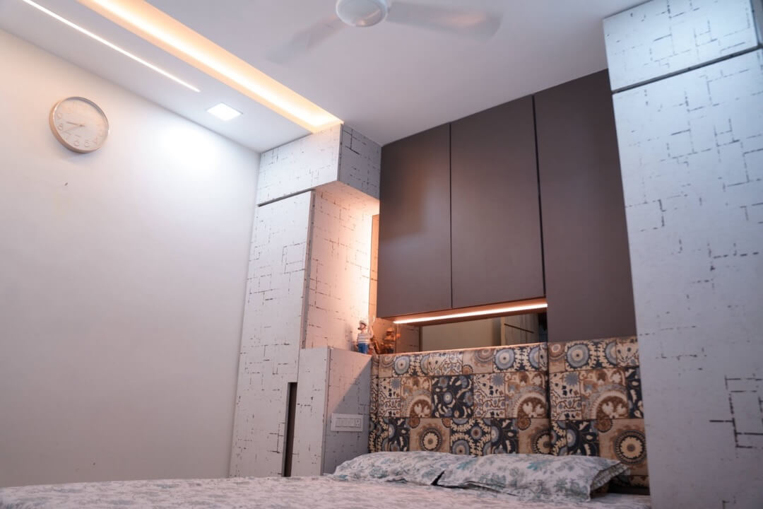 Brilliant Small Bedroom Ideas That Maximize Space and Style 20