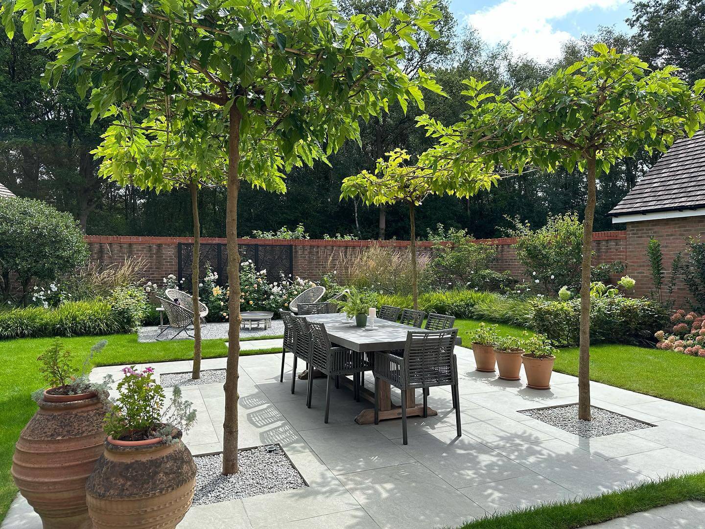 Innovative Garden Design Ideas to Transform Your Outdoor Space 21