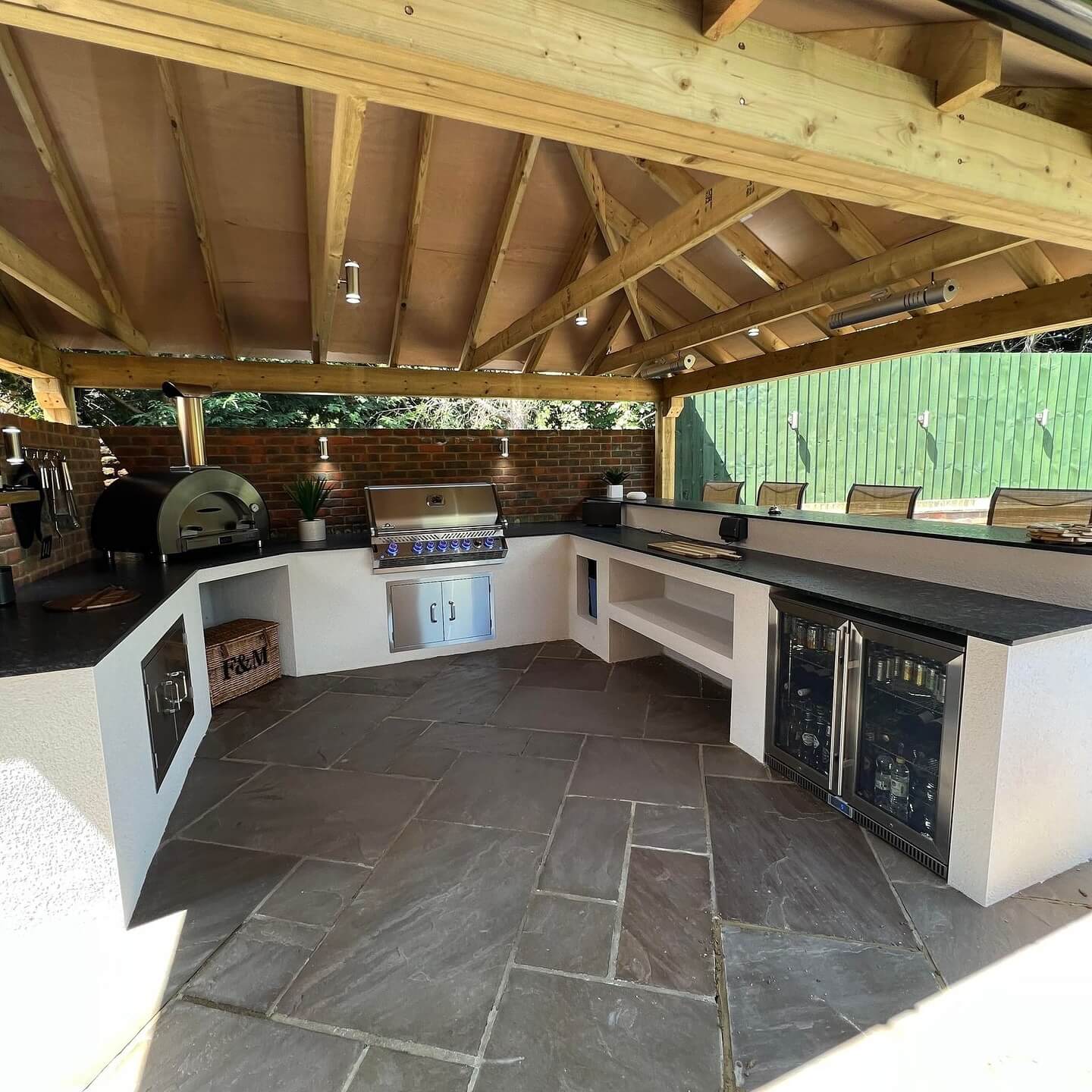 10 Outdoor Kitchen Ideas That Will Transform Your Backyard Into a Culinary Haven 21