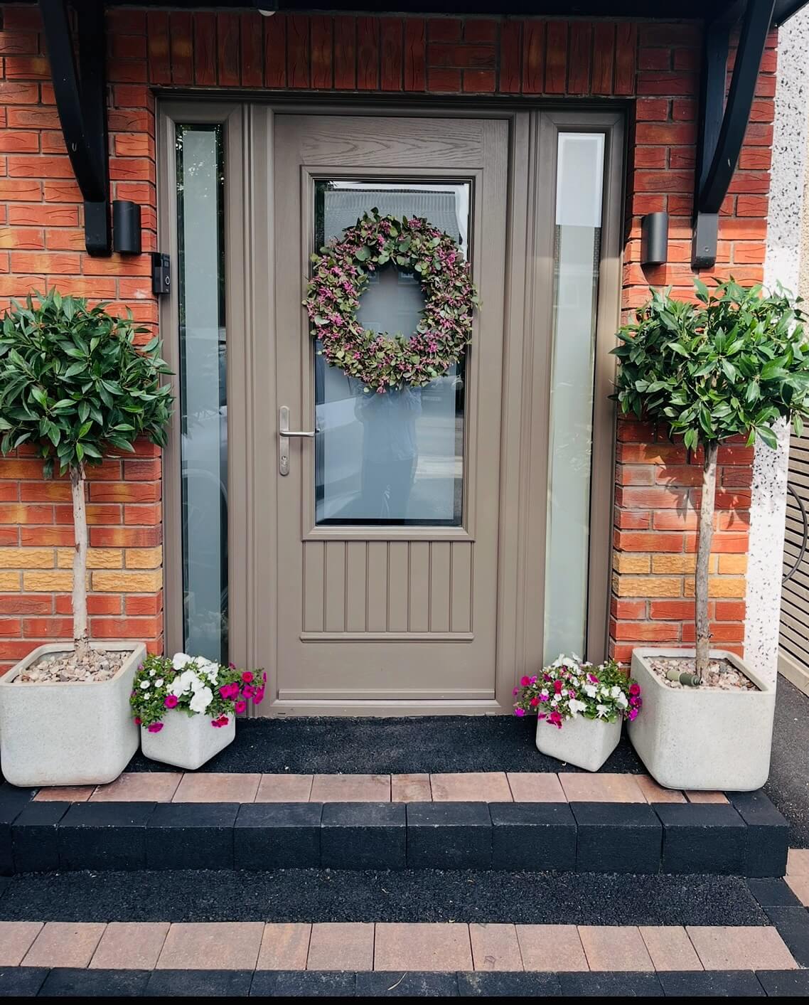 Inviting Front Door Ideas to Boost Your Home's Curb Appeal 21