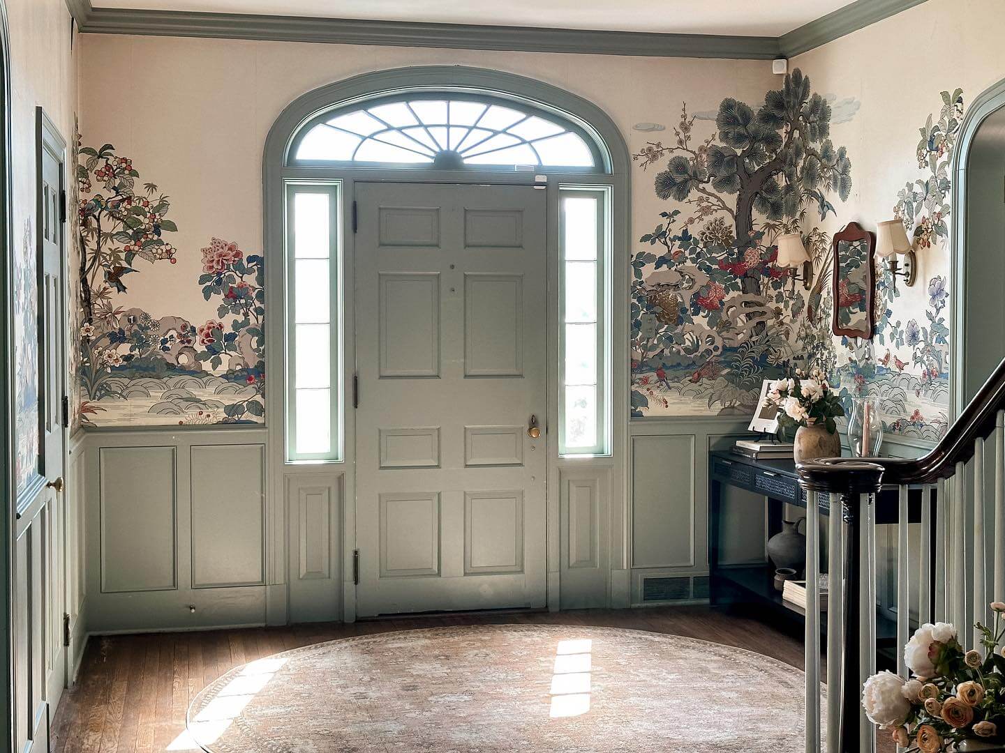 10 Stunning Foyer Paint Color Ideas to Transform Your Home's Entrance 21