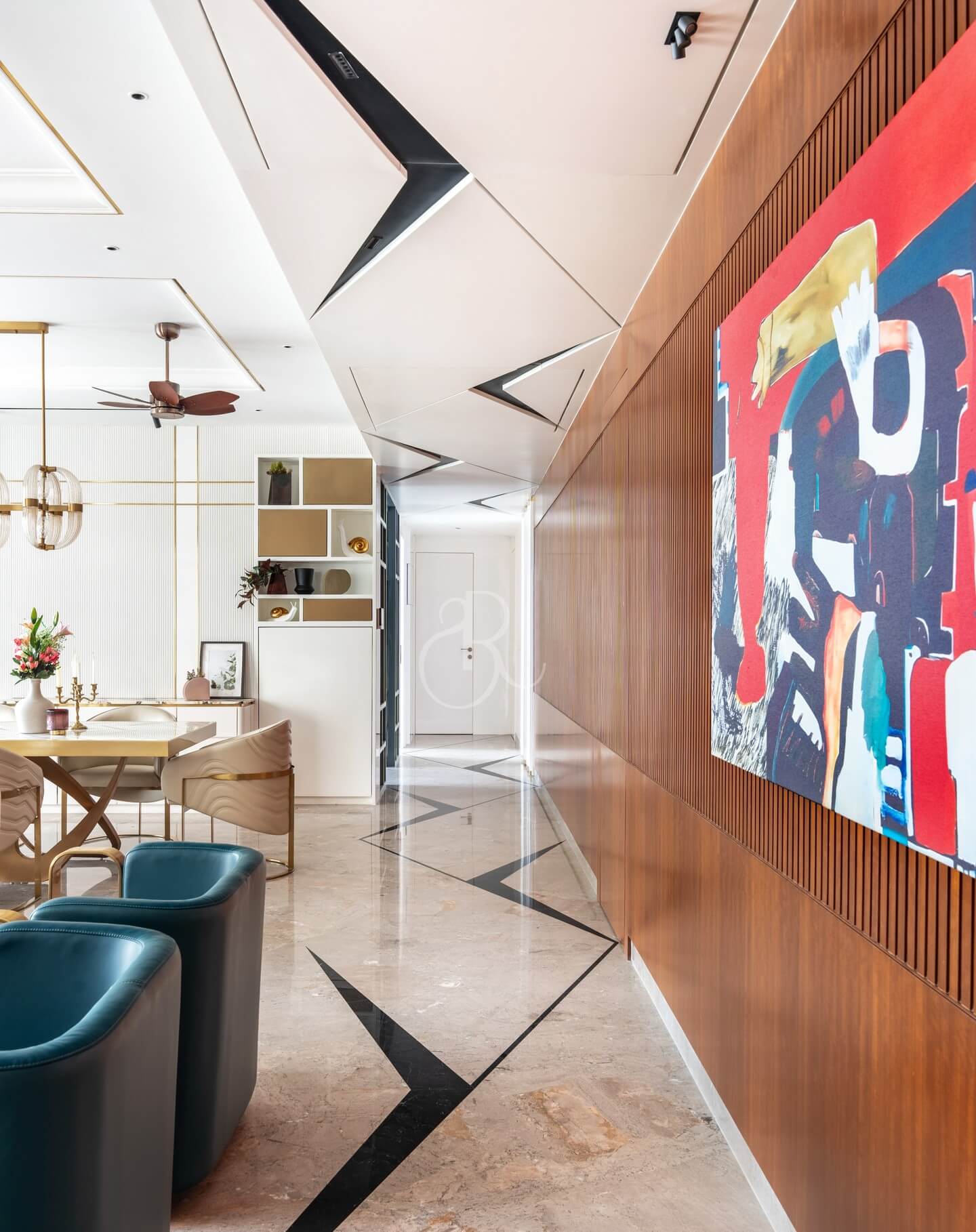 Transform Your Home's First Impression: 10 Stunning Entryway Accent Wall Ideas 21