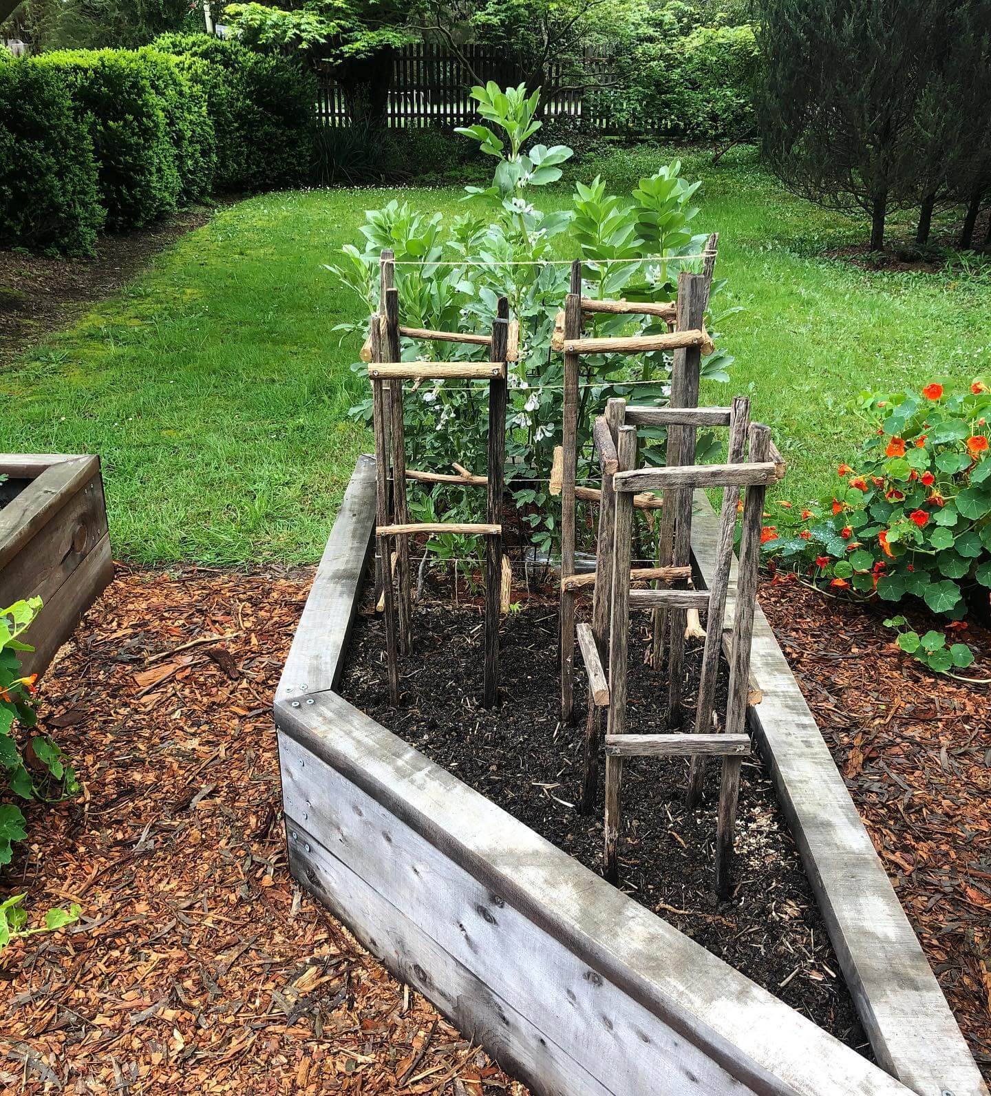 Transform Your Outdoor Space: Innovative Repurposed Garden Ideas 20