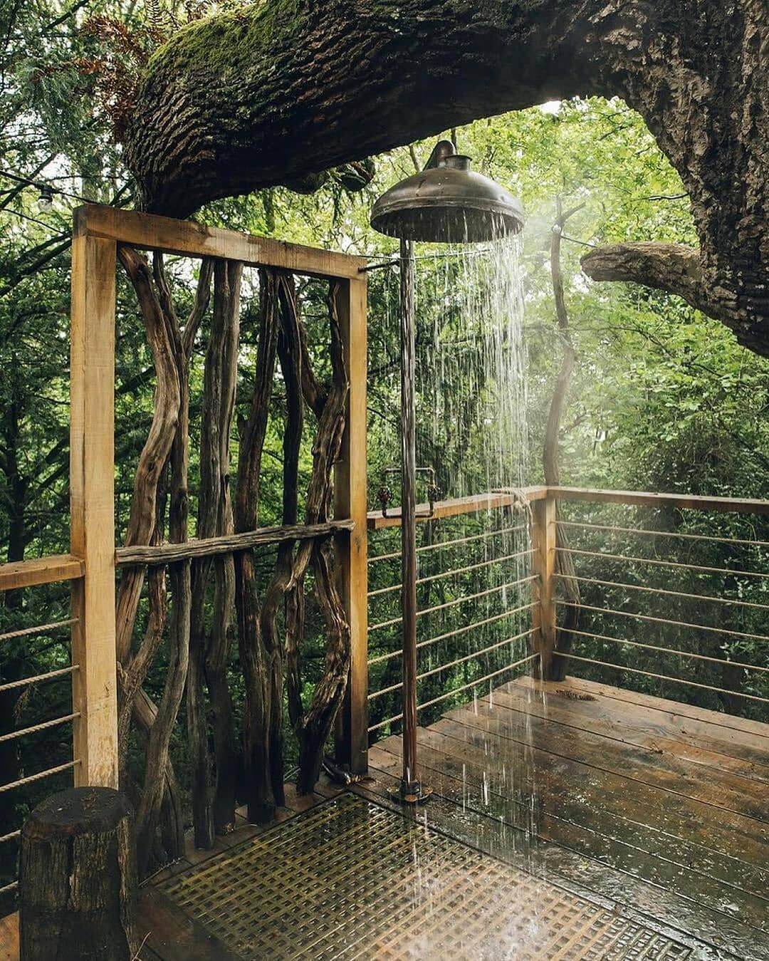 Transform Your Backyard Bliss: Creative Outdoor Shower Ideas 20