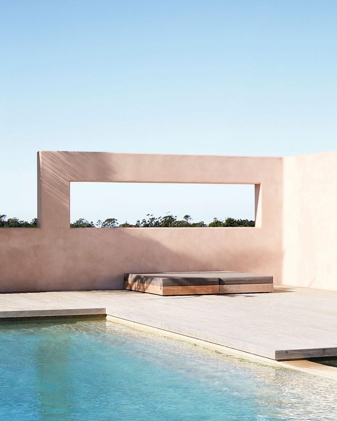 Inspiring Poolside Decorating Ideas to Transform Your Outdoor Space 22