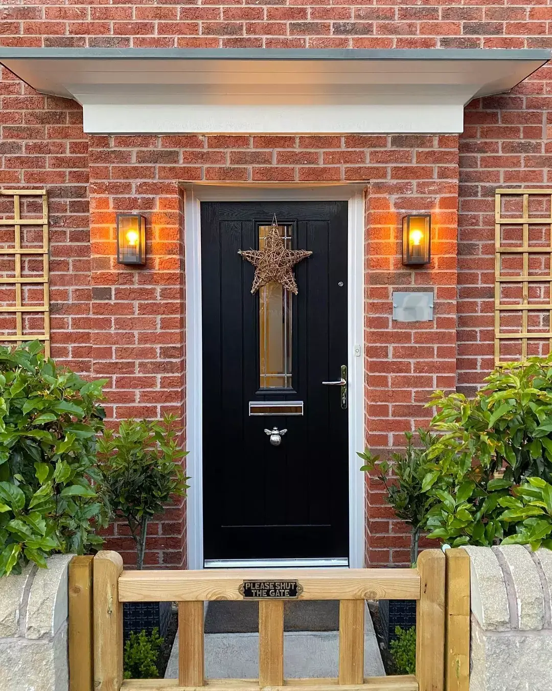 Inviting Front Door Ideas to Boost Your Home's Curb Appeal 22