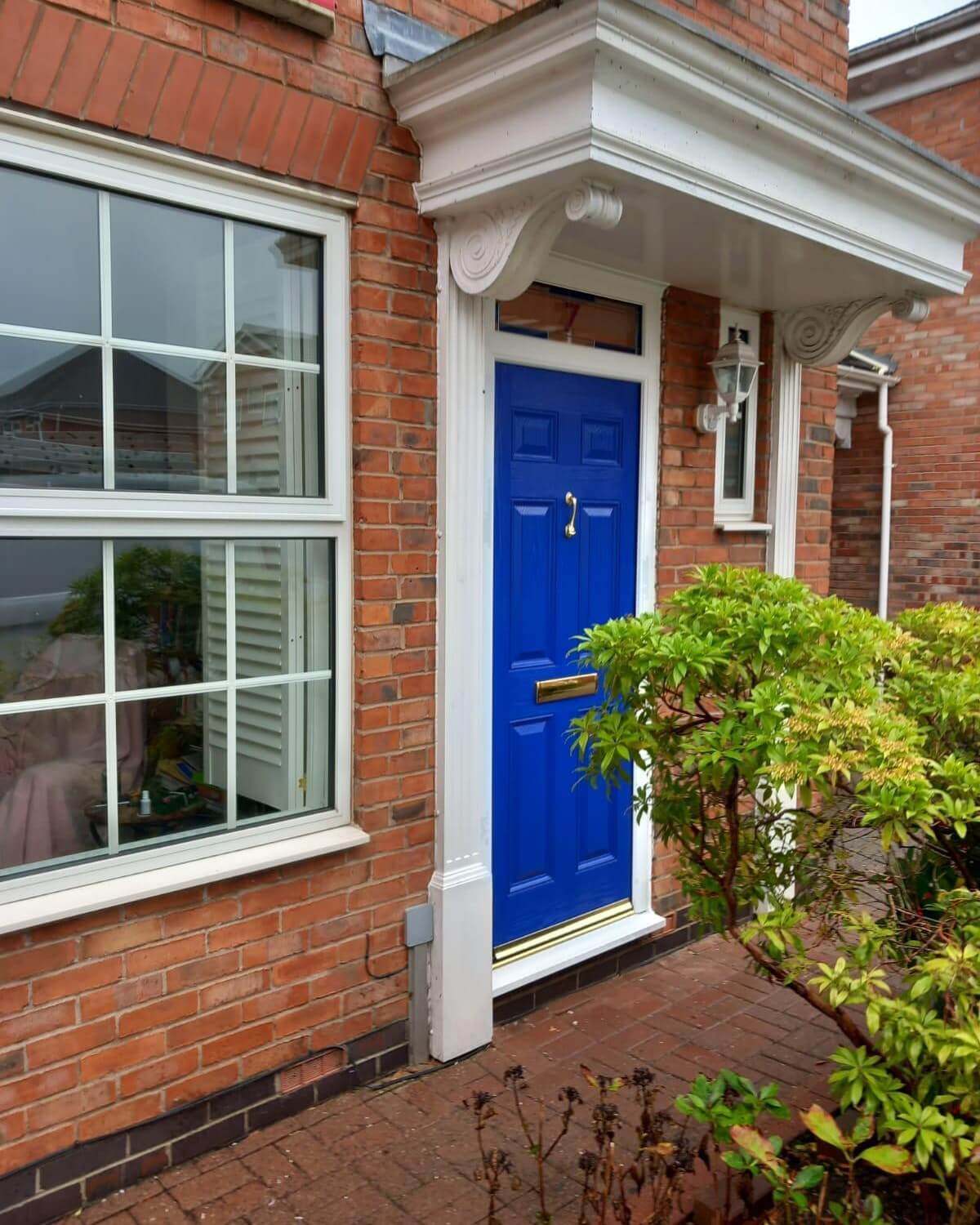 Inviting Front Door Ideas to Boost Your Home's Curb Appeal 23