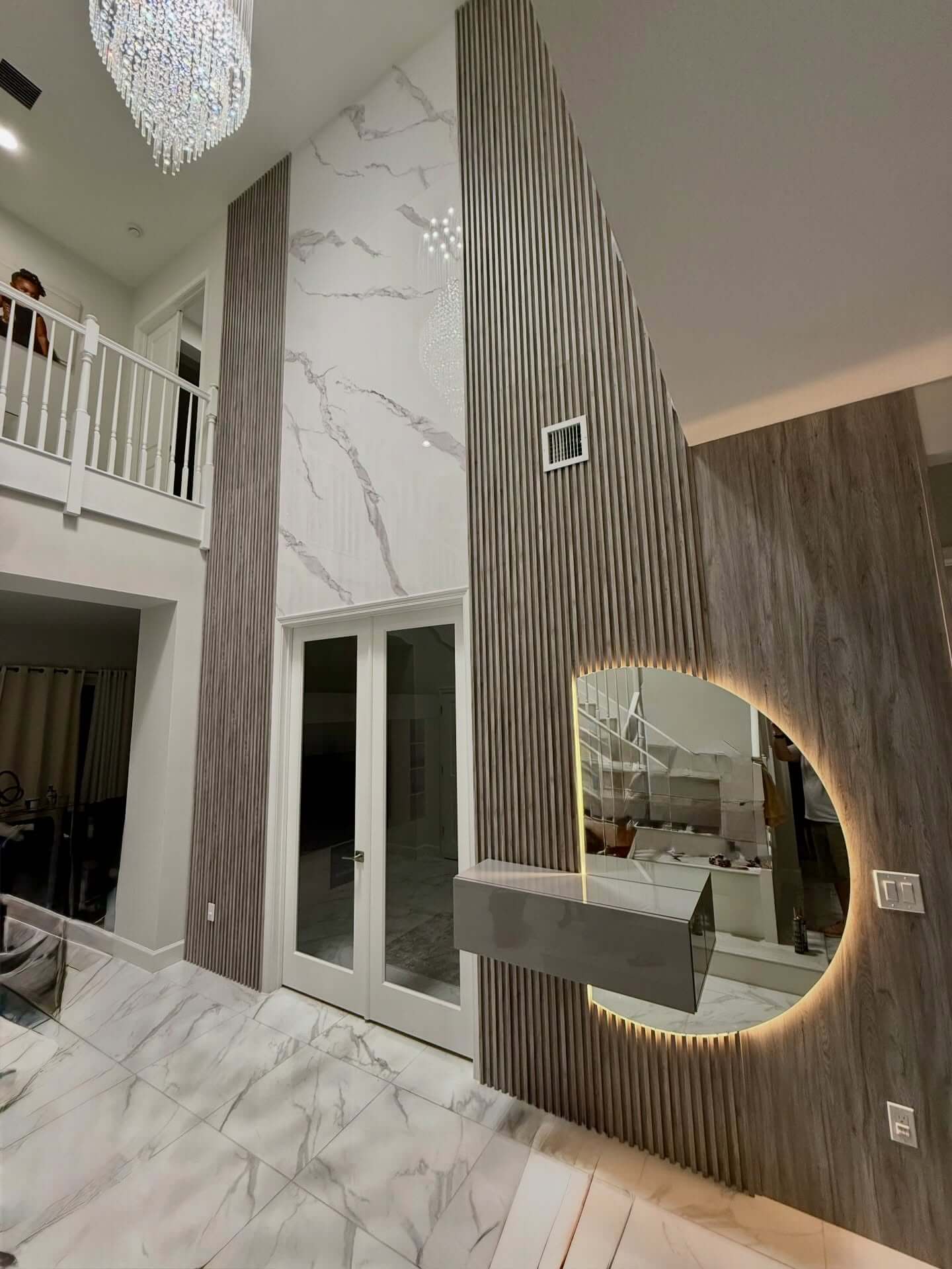 Transform Your Home's First Impression: 10 Stunning Entryway Accent Wall Ideas 23