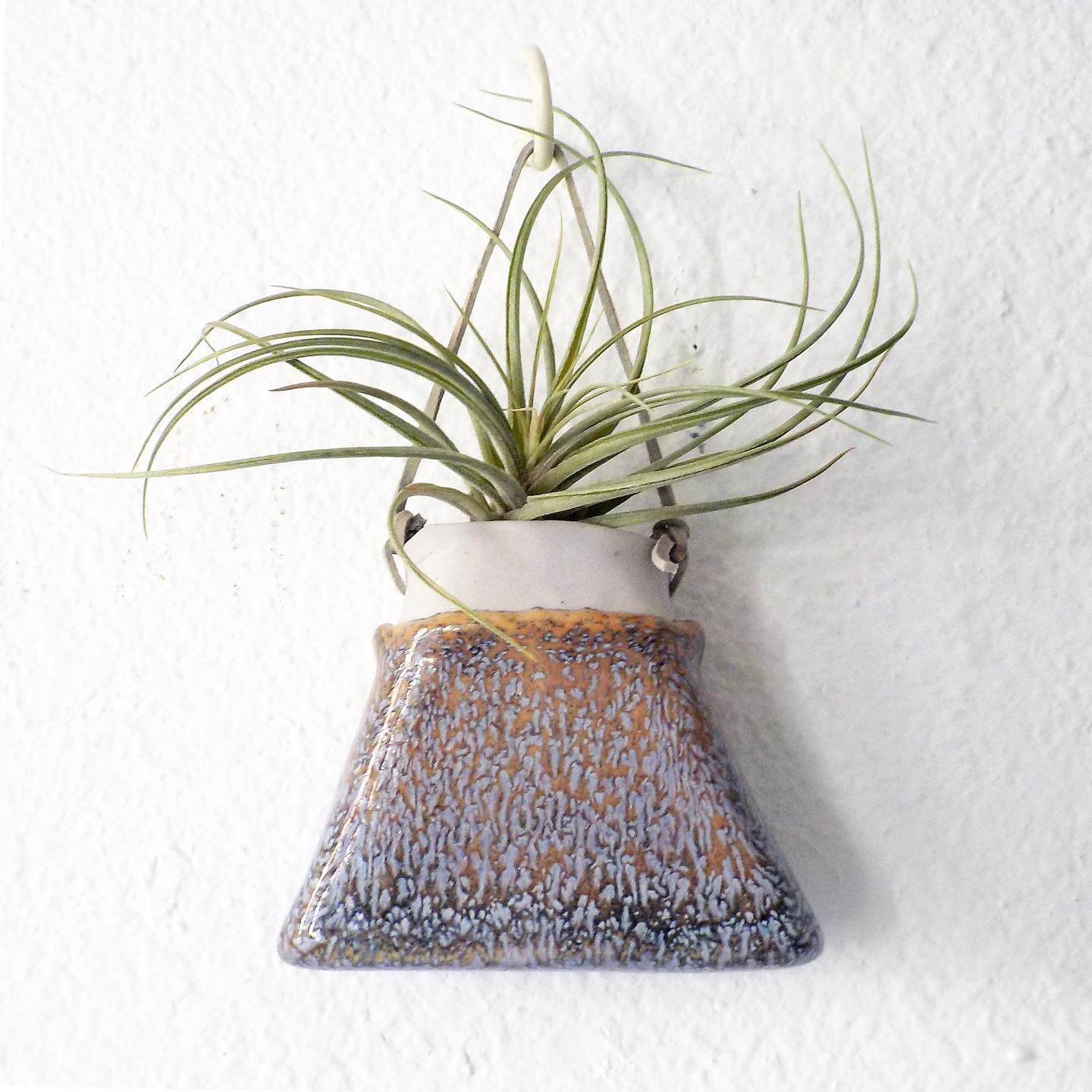 Transform Your Garden with These Creative Vertical Pocket Planter Ideas 23