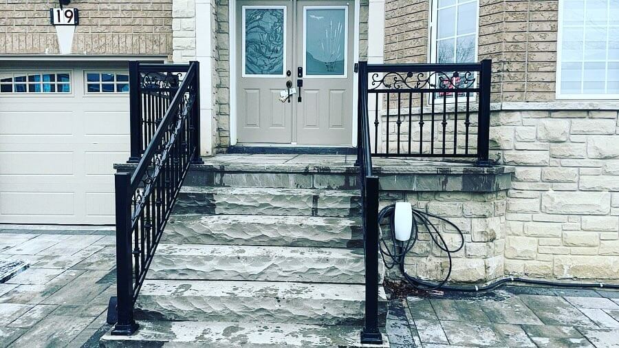 10 Stunning Porch Railing Ideas to Elevate Your Outdoor Space 24