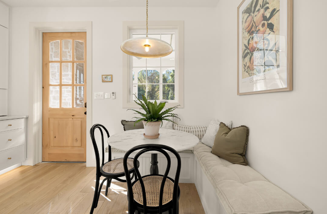 Cozy and Chic: Transform Your Kitchen with These Breakfast Nook Ideas 24