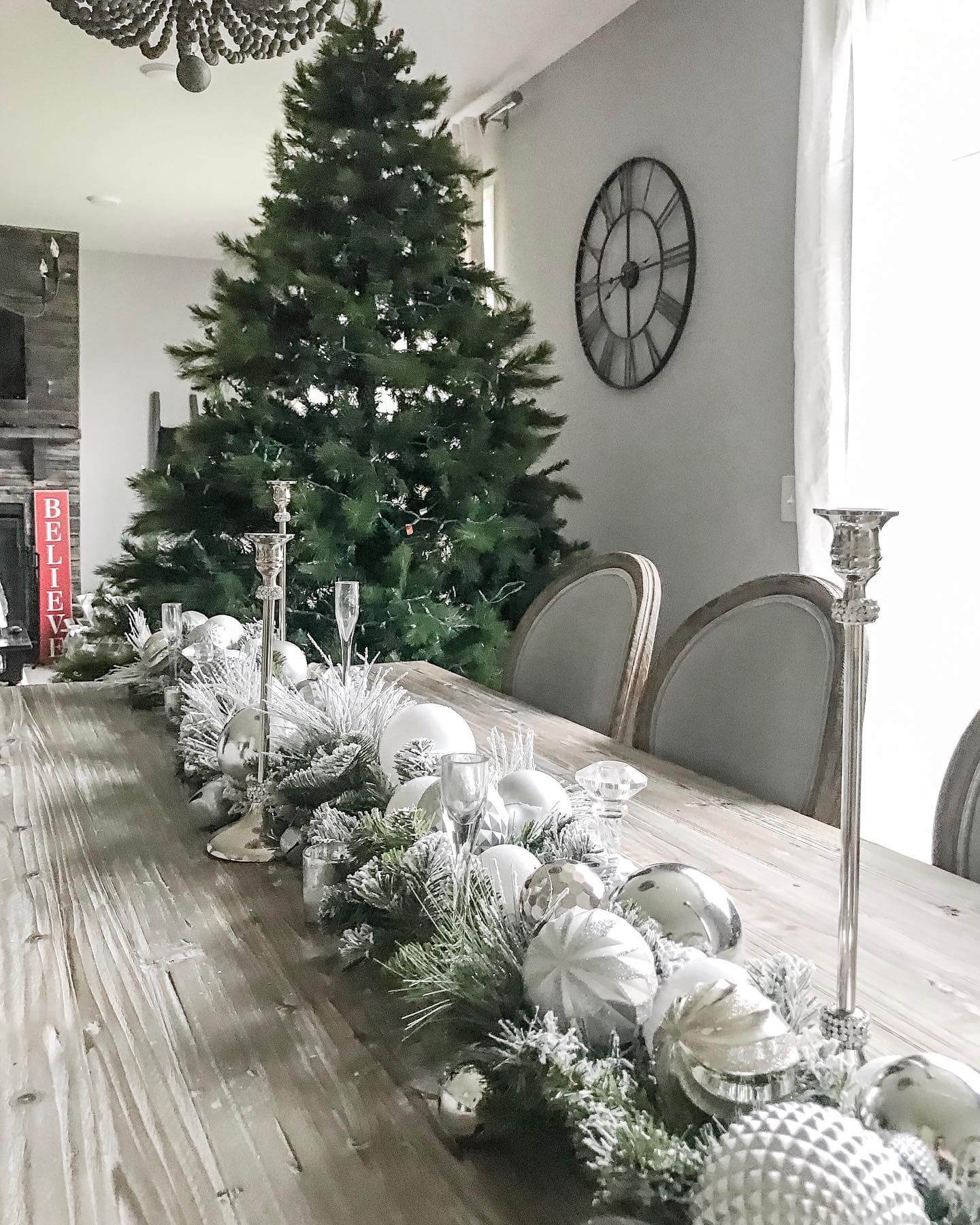 Cozy Up Your Home: 10 Captivating Farmhouse Winter Decor Ideas 24