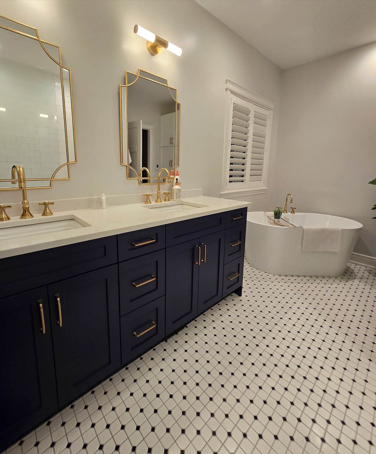 Transform Your Home with These Exquisite Luxury Bathroom Ideas 25