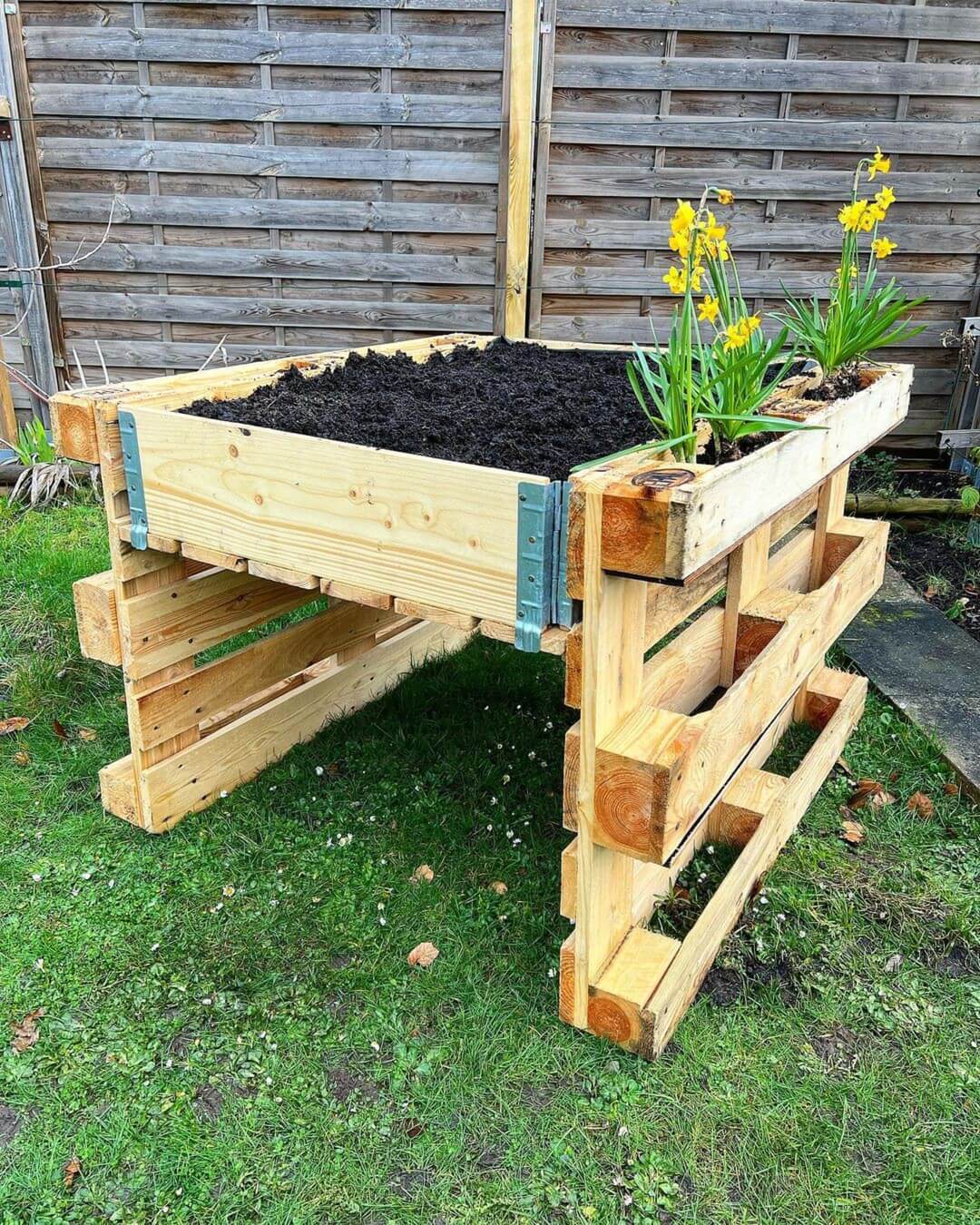 Transform Your Outdoor Space: Innovative Repurposed Garden Ideas 24