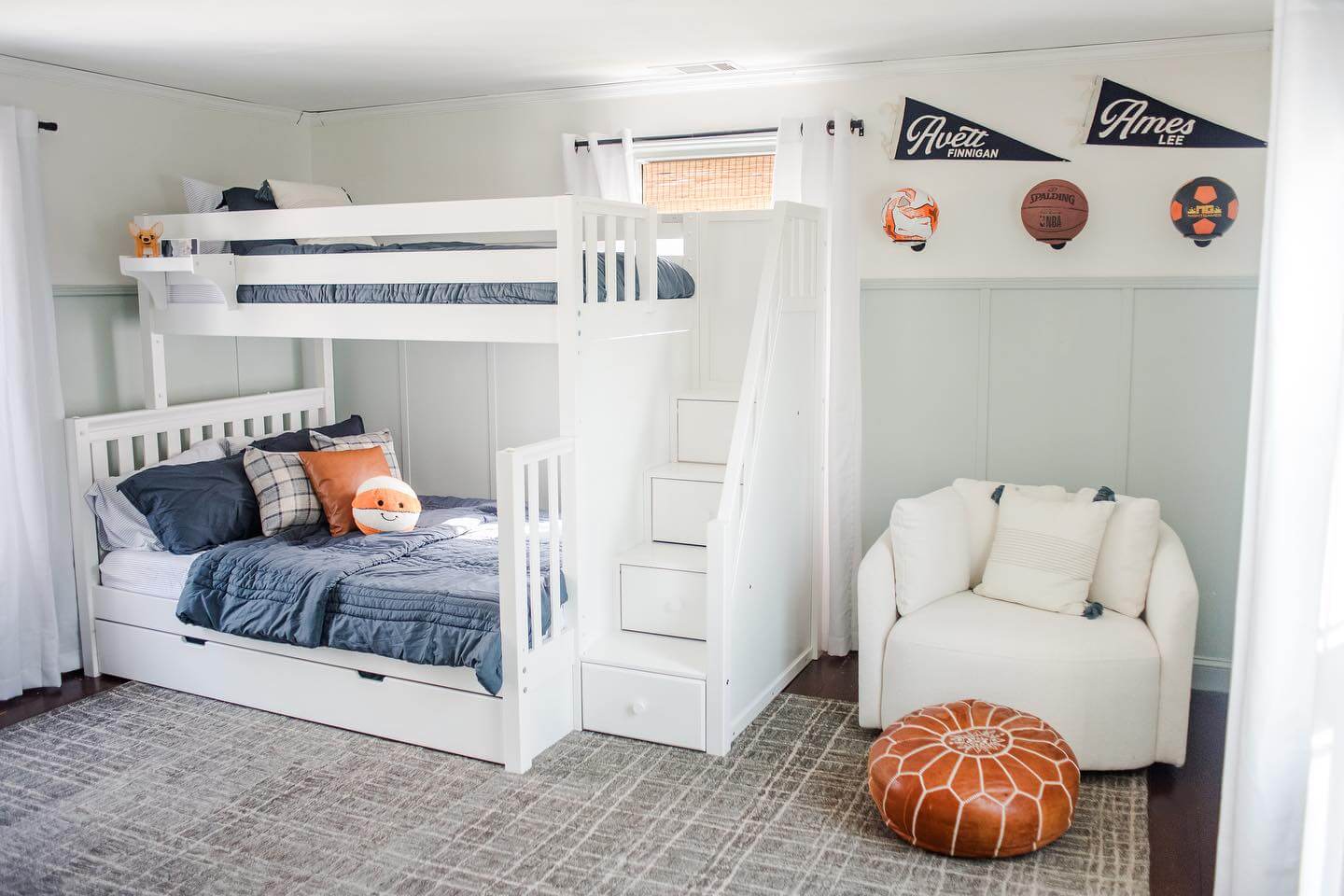 Creative Shared Boys Bedroom Ideas That Maximize Space and Style 26