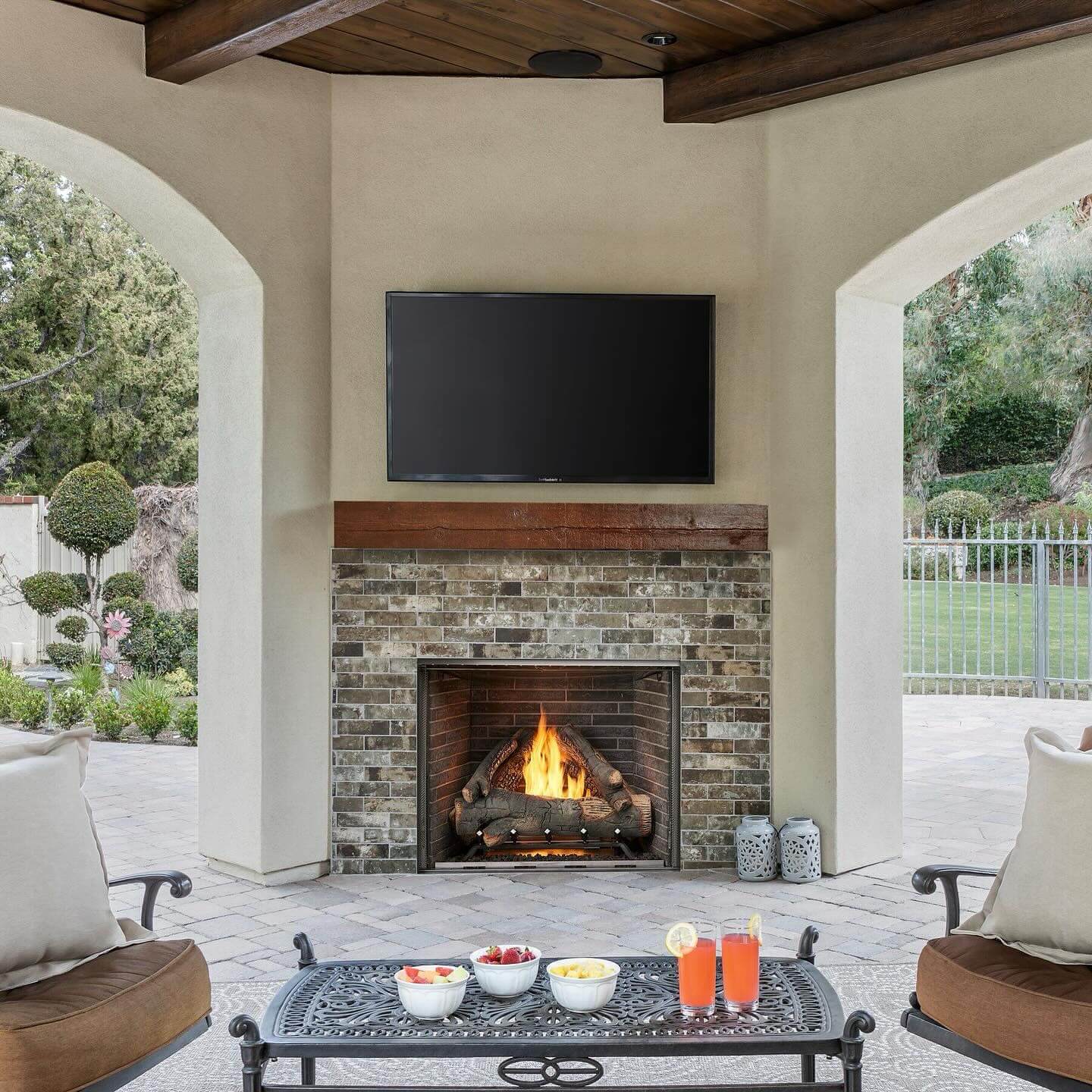 Enchanting Outdoor Fireplace Ideas to Elevate Your Backyard Oasis 26