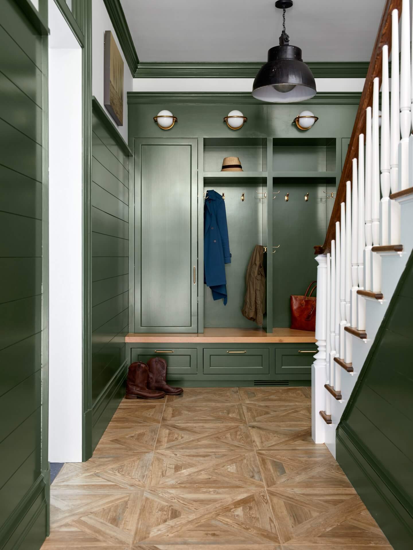 10 Stunning Foyer Paint Color Ideas to Transform Your Home's Entrance 26