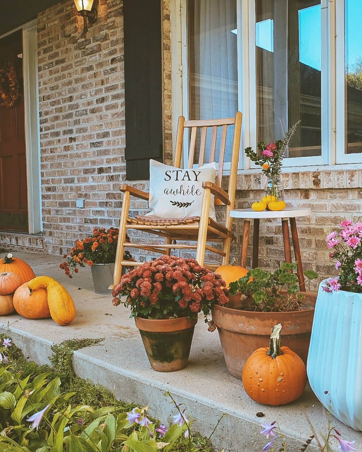 10 Enchanting Front Porch Decor Ideas That Will Transform Your Outdoor Space 27
