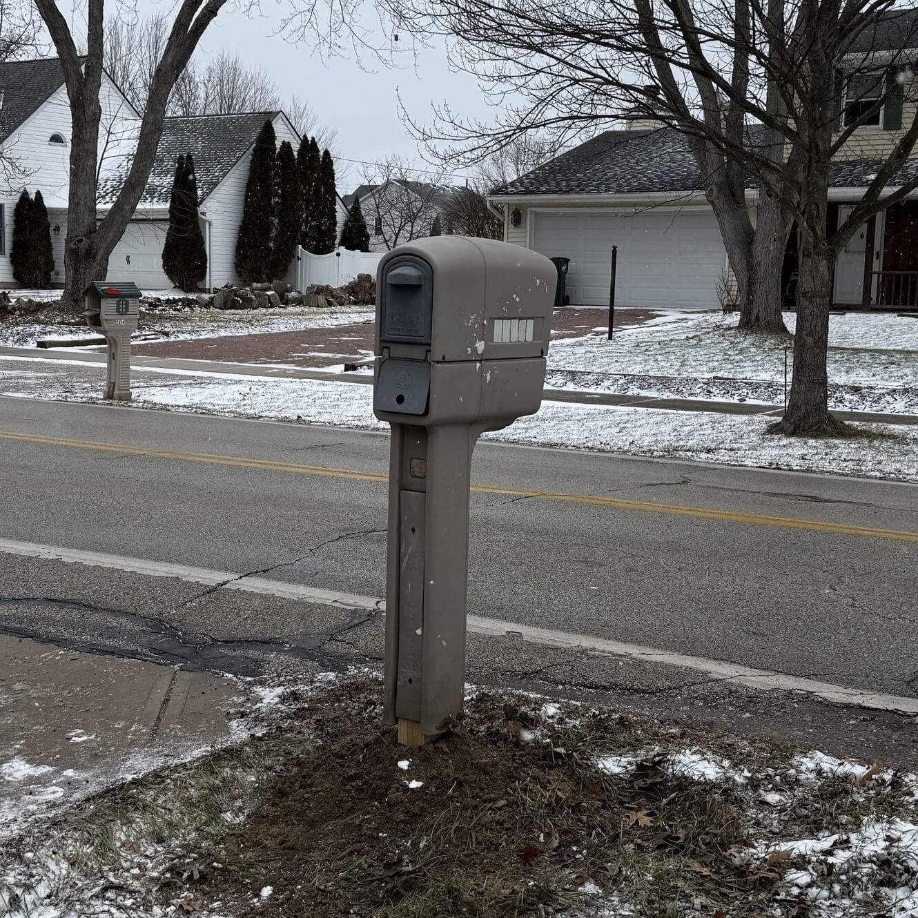 Creative Mailbox Post Ideas That Will Transform Your Curb Appeal 3