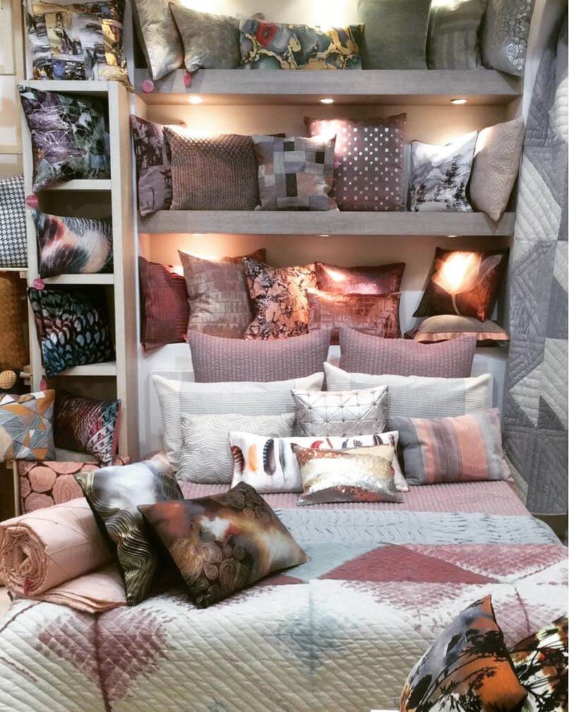 Transform Your Space: 10 Stunning Mauve Bedroom Ideas for a Serene Sanctuary 4