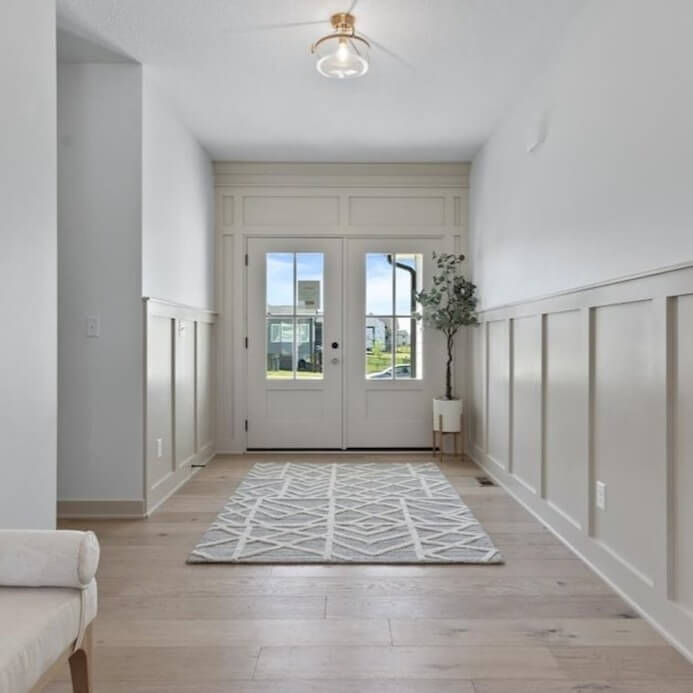 Transform Your Home's First Impression: 10 Stunning Entryway Accent Wall Ideas 5