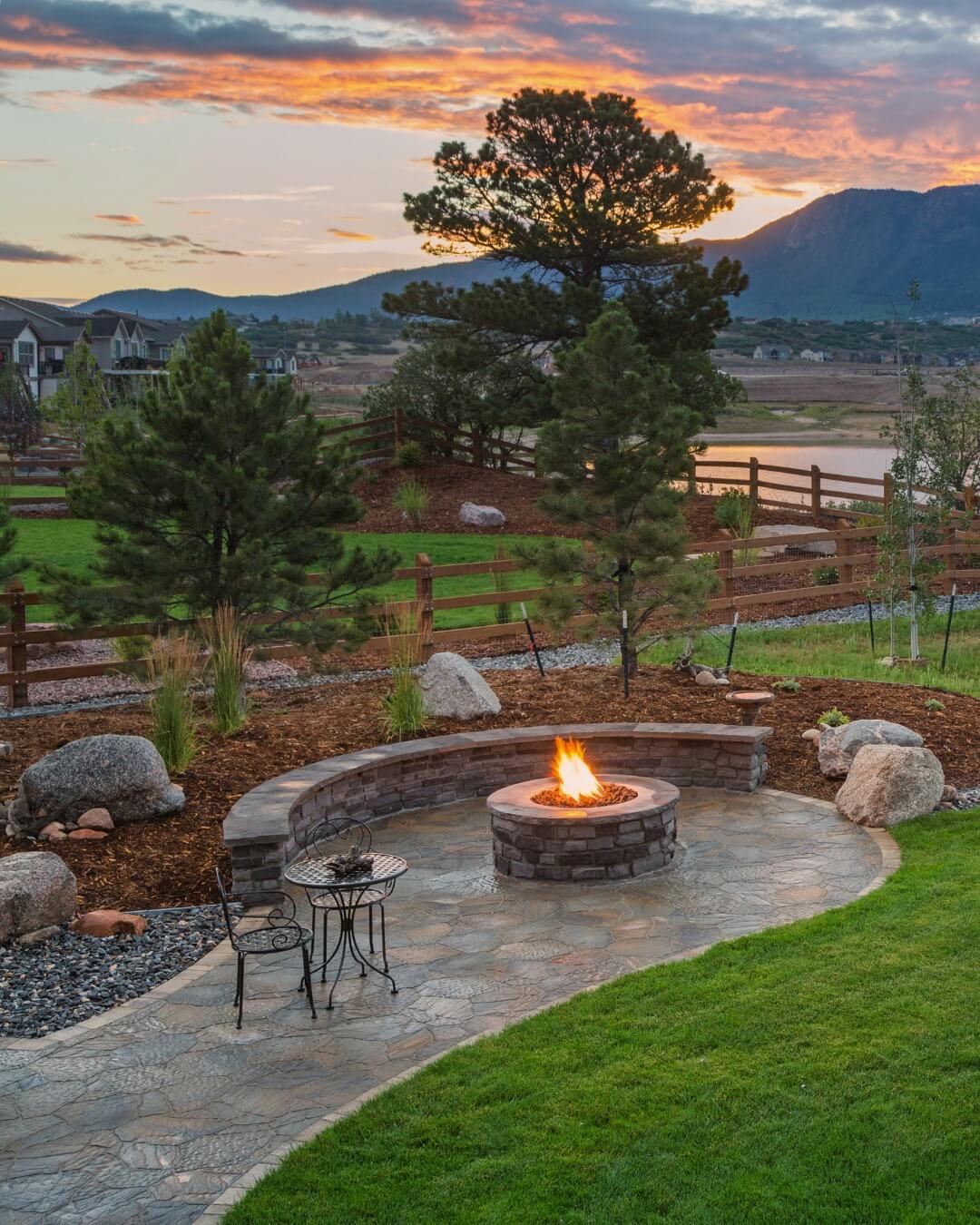 Stunning Stone Fire Pit Ideas for a Cozy Outdoor Retreat 5