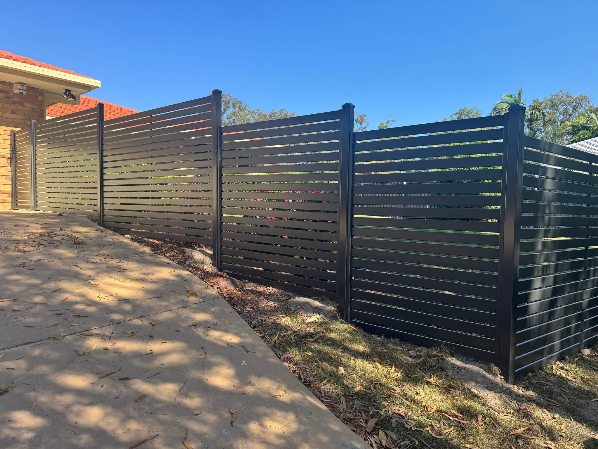 Creative Corner Fence Ideas to Elevate Your Outdoor Space 5