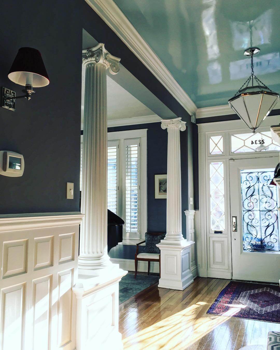 10 Stunning Foyer Paint Color Ideas to Transform Your Home's Entrance 5