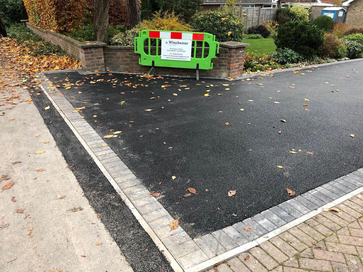 Transform Your Curb Appeal: Inexpensive Driveway Edging Ideas That Make a Big Impact 6