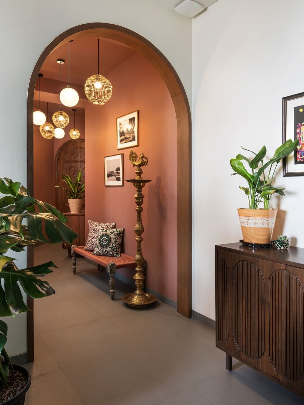 Transform Your Entryway: Inspiring Foyer Decor Ideas to Impress Every Guest 6